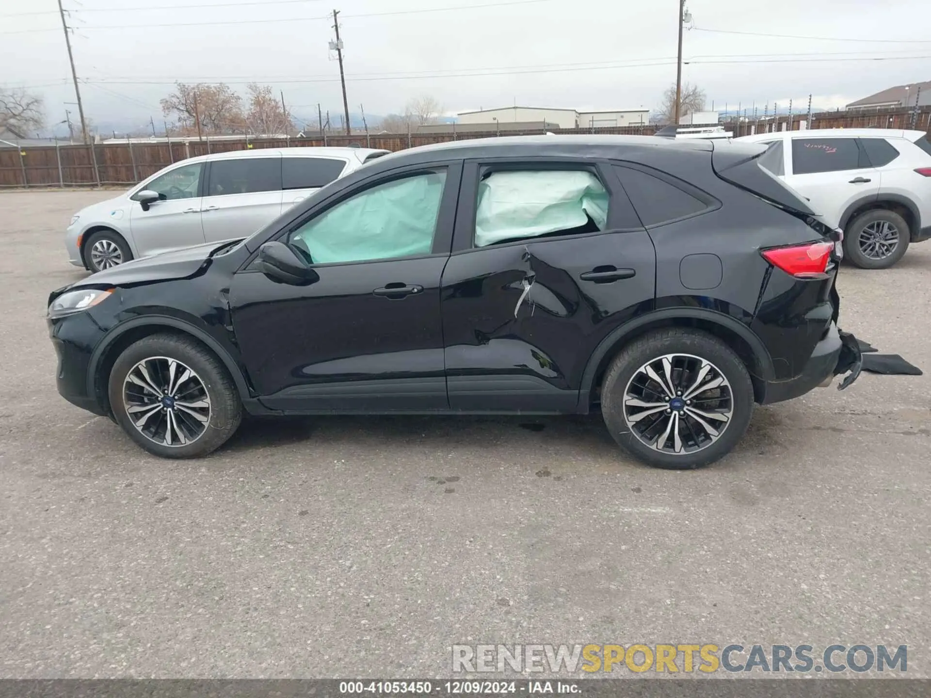 13 Photograph of a damaged car 1FMCU9G66NUA06865 FORD ESCAPE 2022