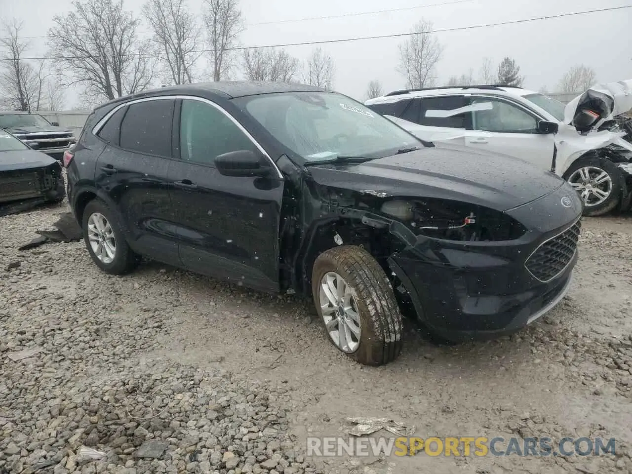 4 Photograph of a damaged car 1FMCU9G66NUA17462 FORD ESCAPE 2022