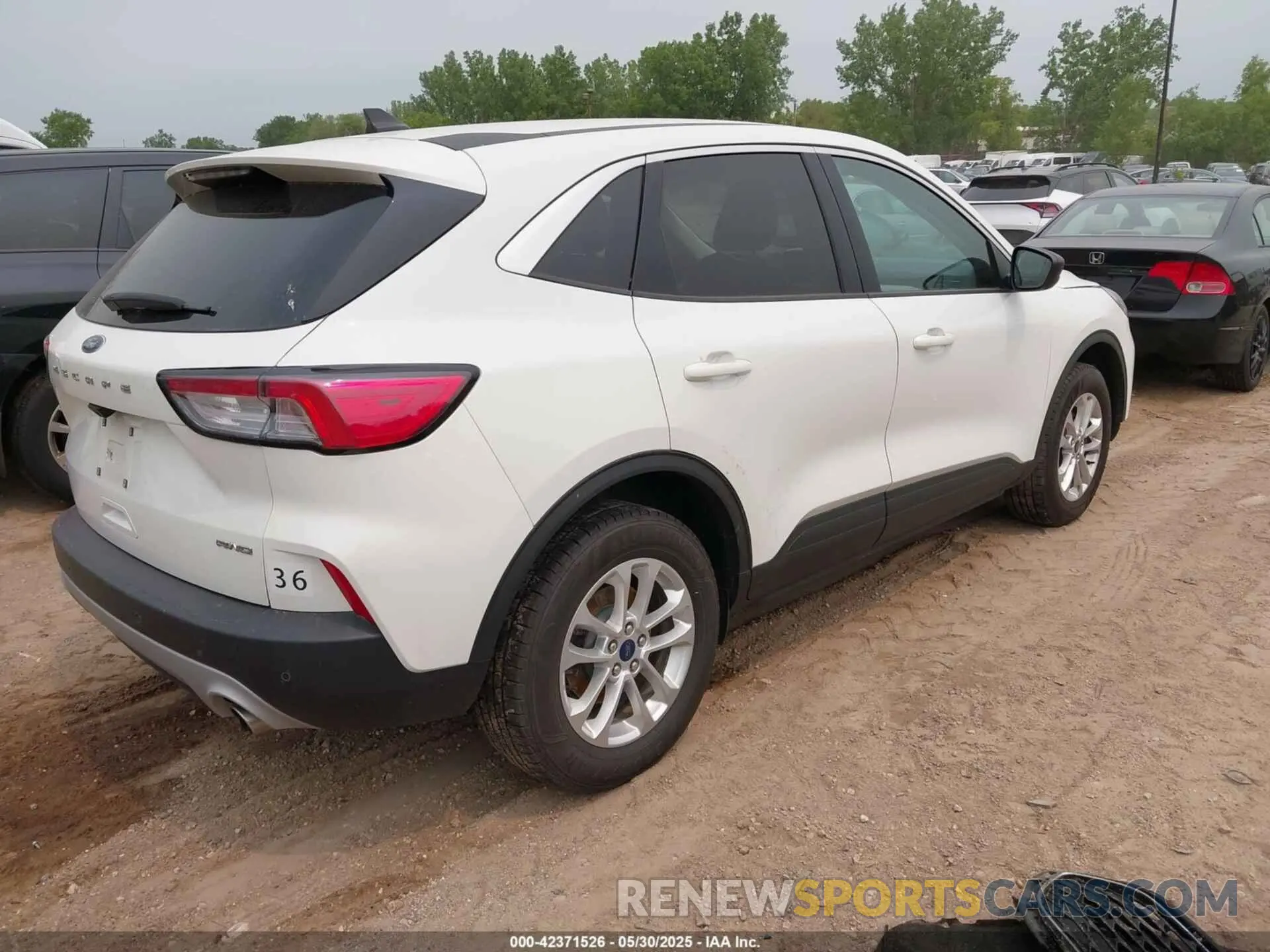 4 Photograph of a damaged car 1FMCU9G66NUA60537 FORD ESCAPE 2022