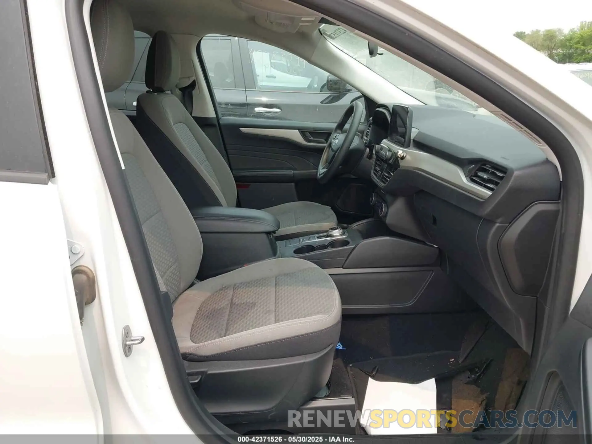 5 Photograph of a damaged car 1FMCU9G66NUA60537 FORD ESCAPE 2022
