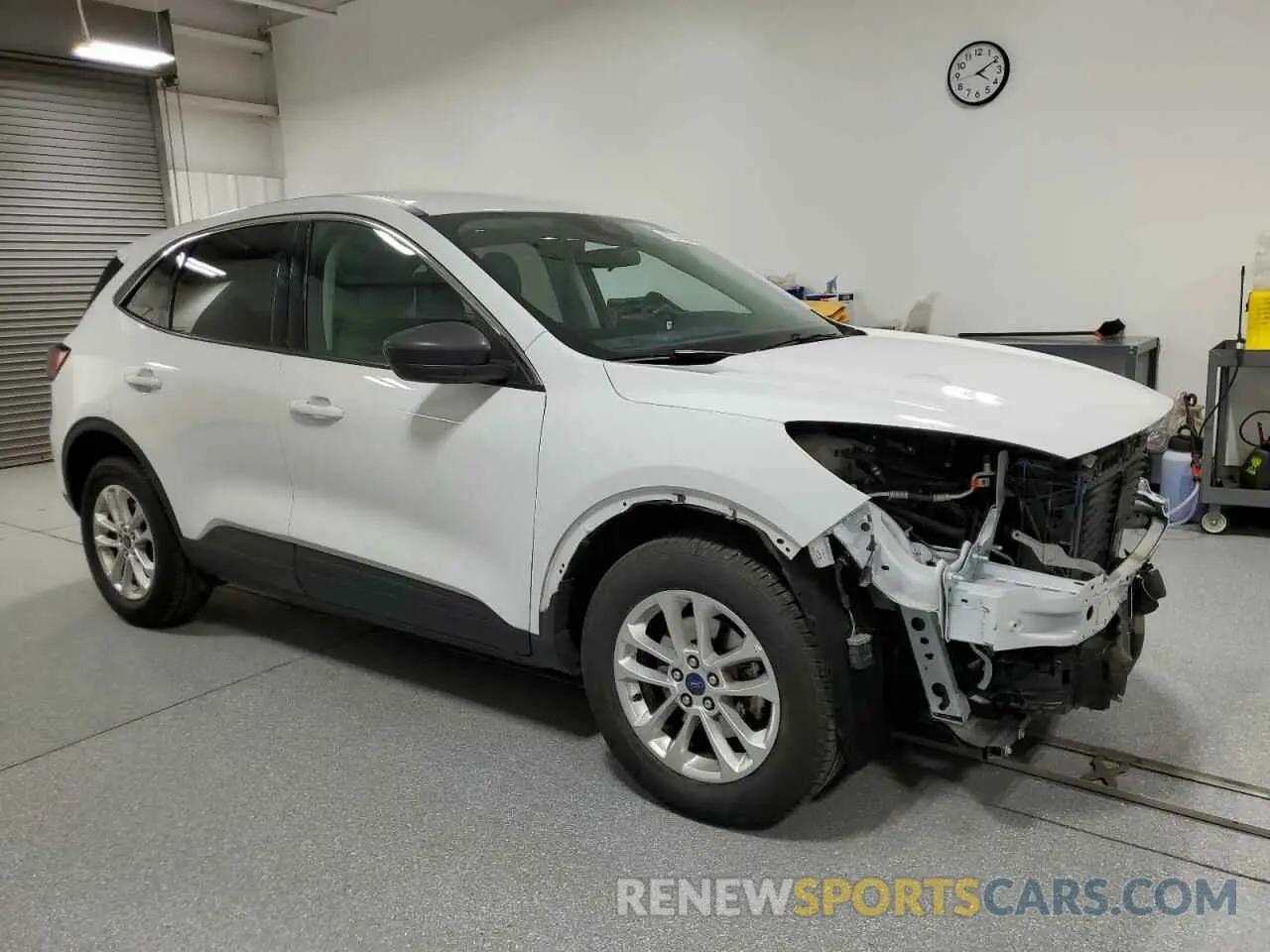 4 Photograph of a damaged car 1FMCU9G66NUA72798 FORD ESCAPE 2022