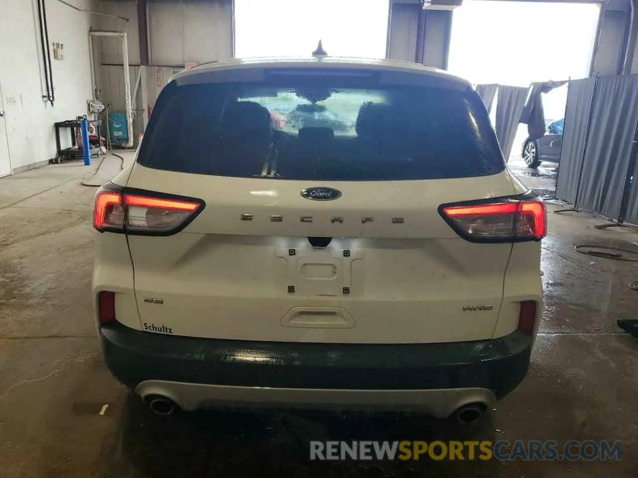 6 Photograph of a damaged car 1FMCU9G66NUB16086 FORD ESCAPE 2022