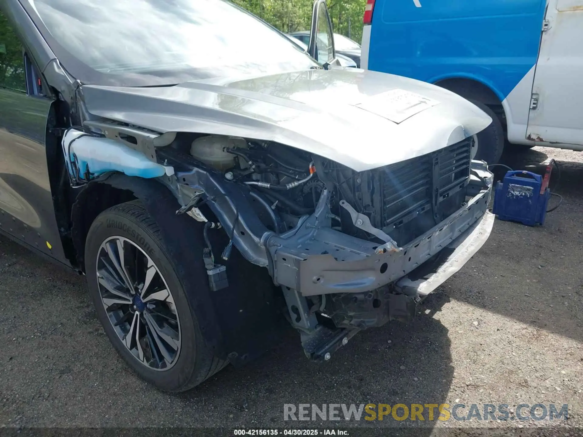 6 Photograph of a damaged car 1FMCU9G66NUB20350 FORD ESCAPE 2022