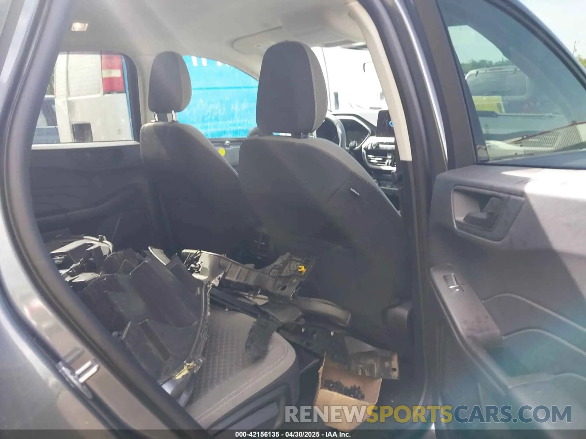 8 Photograph of a damaged car 1FMCU9G66NUB20350 FORD ESCAPE 2022