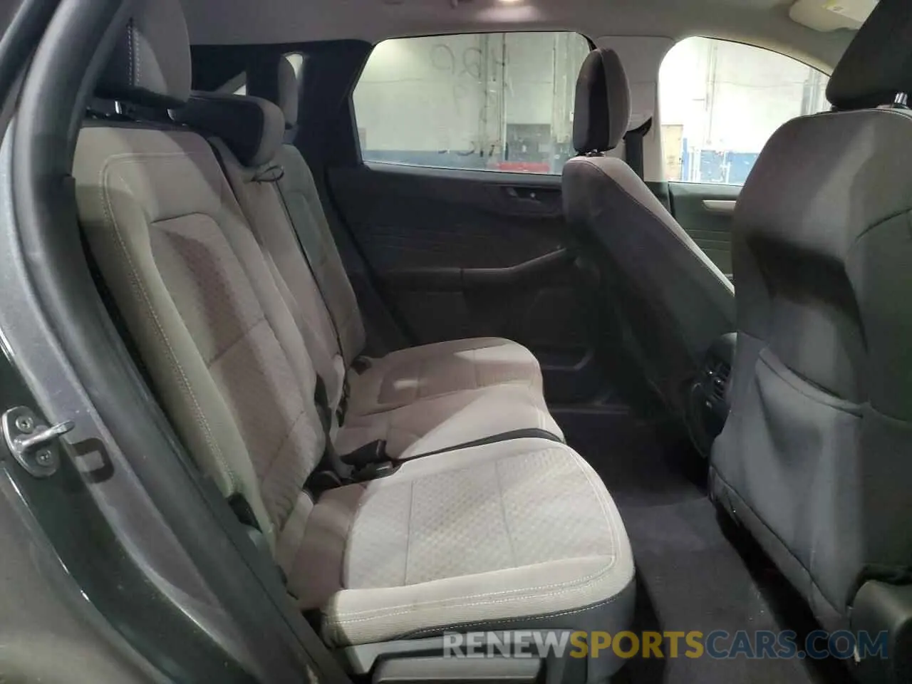 10 Photograph of a damaged car 1FMCU9G66NUB39156 FORD ESCAPE 2022