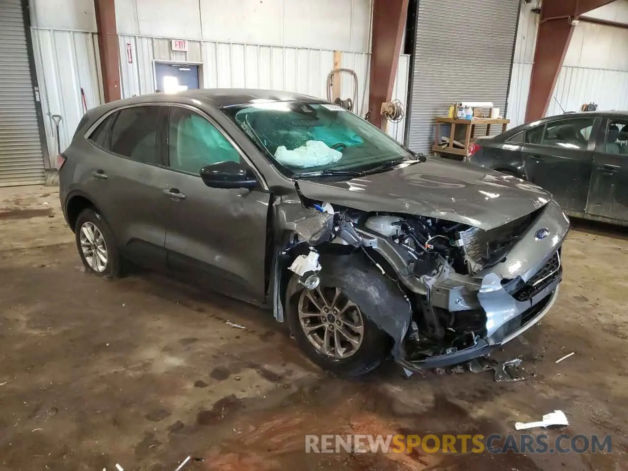 4 Photograph of a damaged car 1FMCU9G66NUB71332 FORD ESCAPE 2022