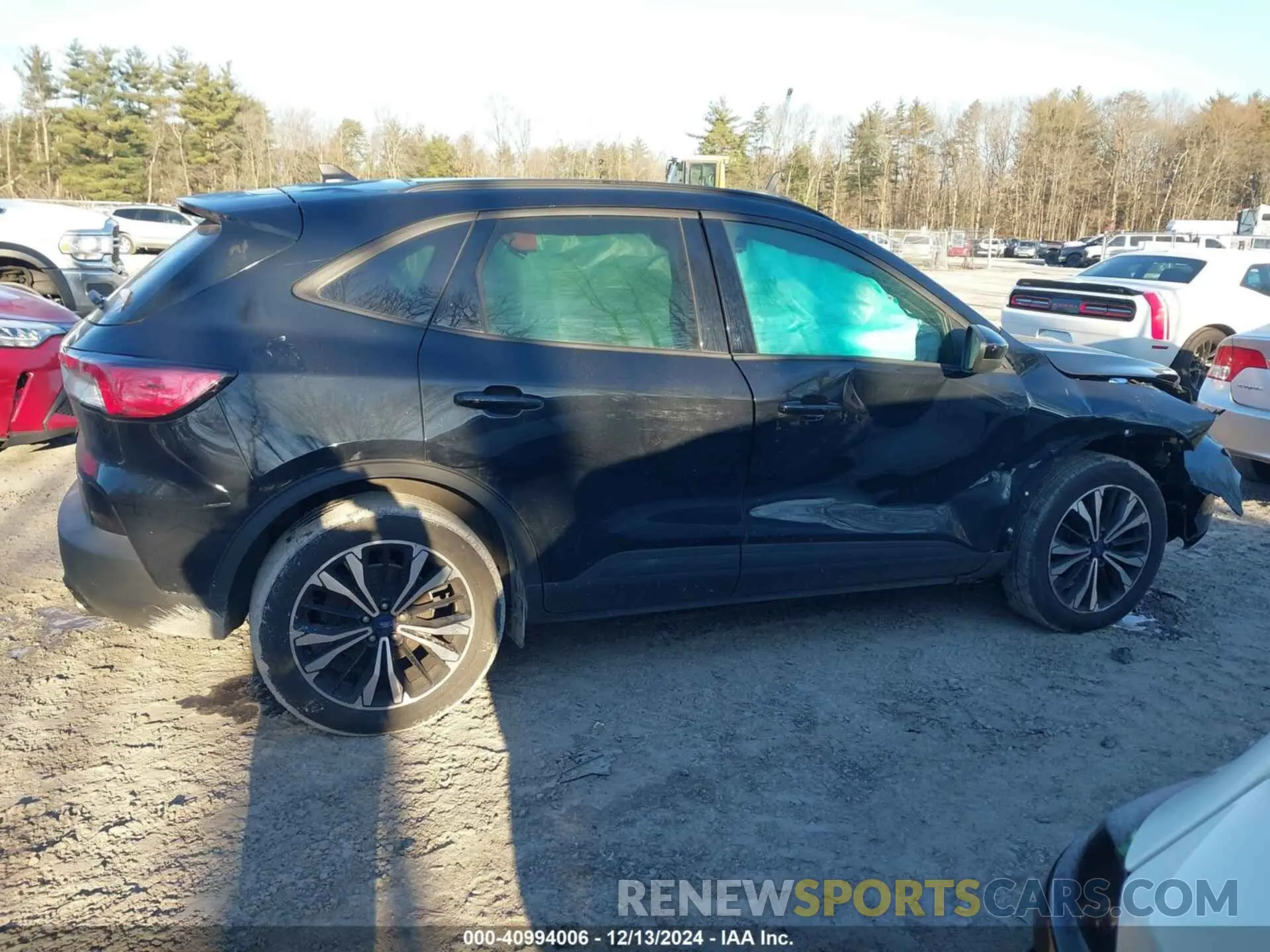 13 Photograph of a damaged car 1FMCU9G66NUB95548 FORD ESCAPE 2022