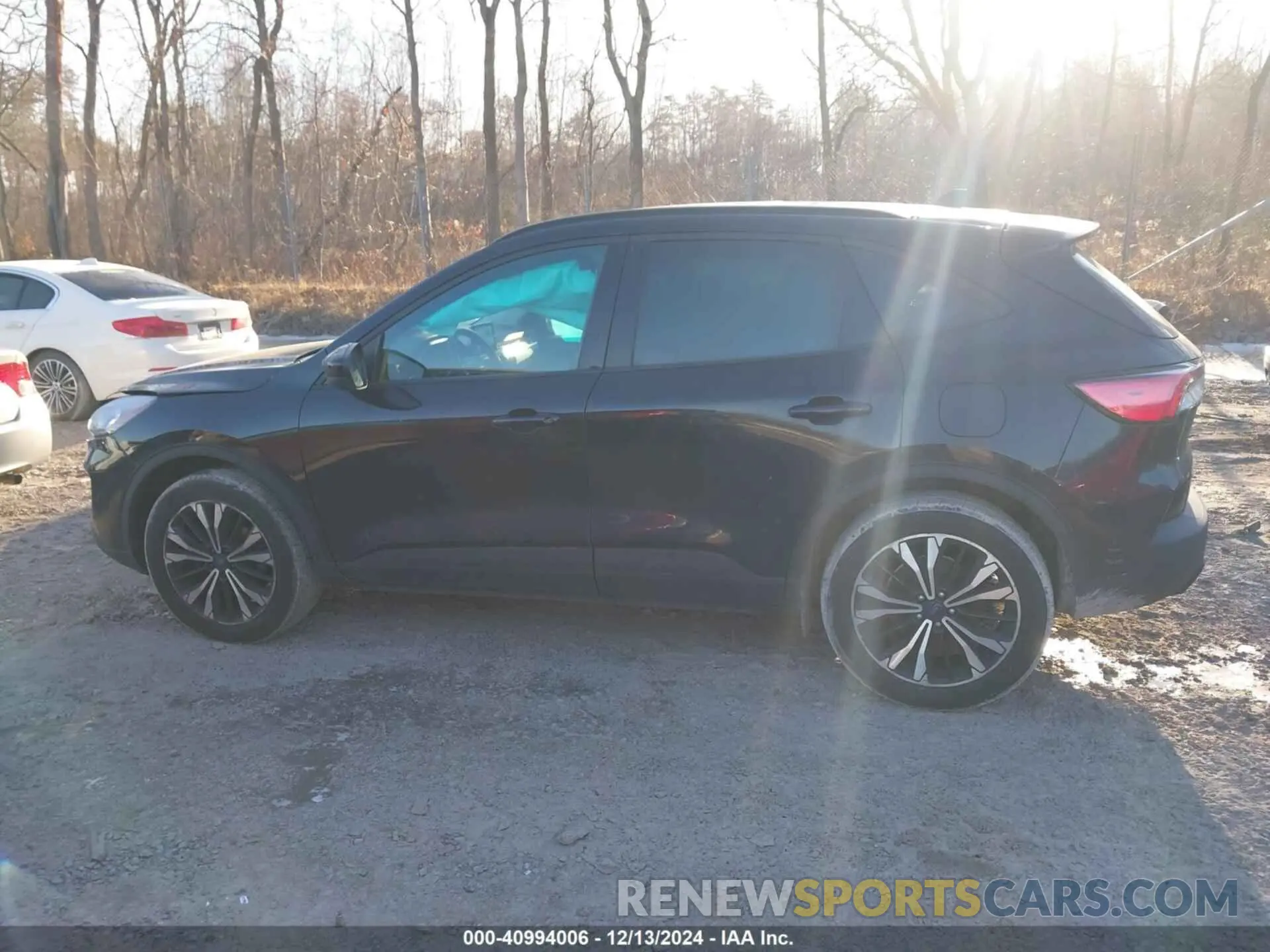 14 Photograph of a damaged car 1FMCU9G66NUB95548 FORD ESCAPE 2022