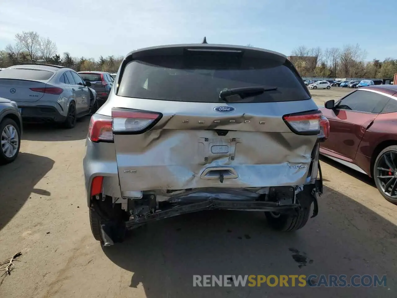 6 Photograph of a damaged car 1FMCU9G67NUB09048 FORD ESCAPE 2022