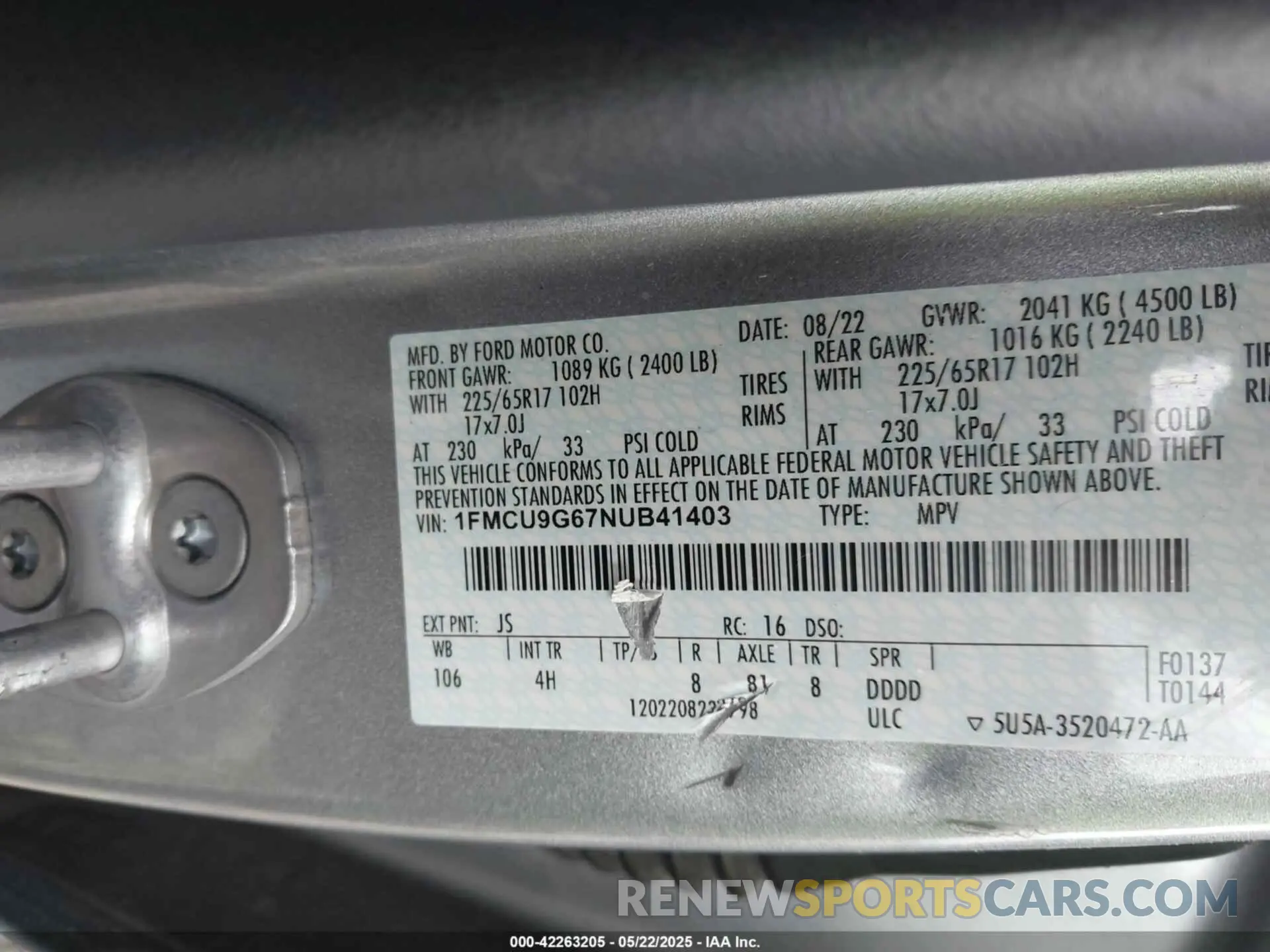 9 Photograph of a damaged car 1FMCU9G67NUB41403 FORD ESCAPE 2022