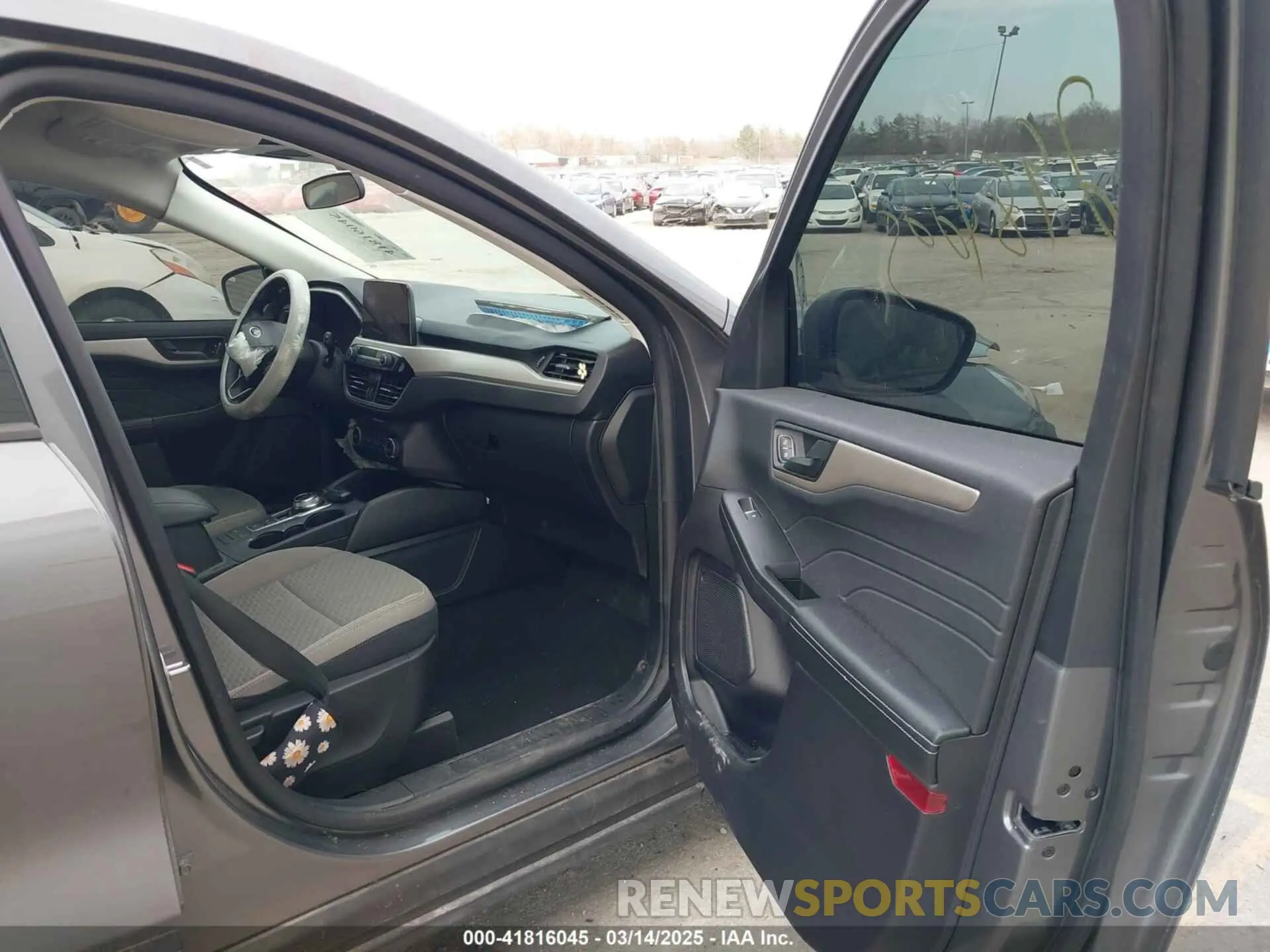 5 Photograph of a damaged car 1FMCU9G67NUB51168 FORD ESCAPE 2022