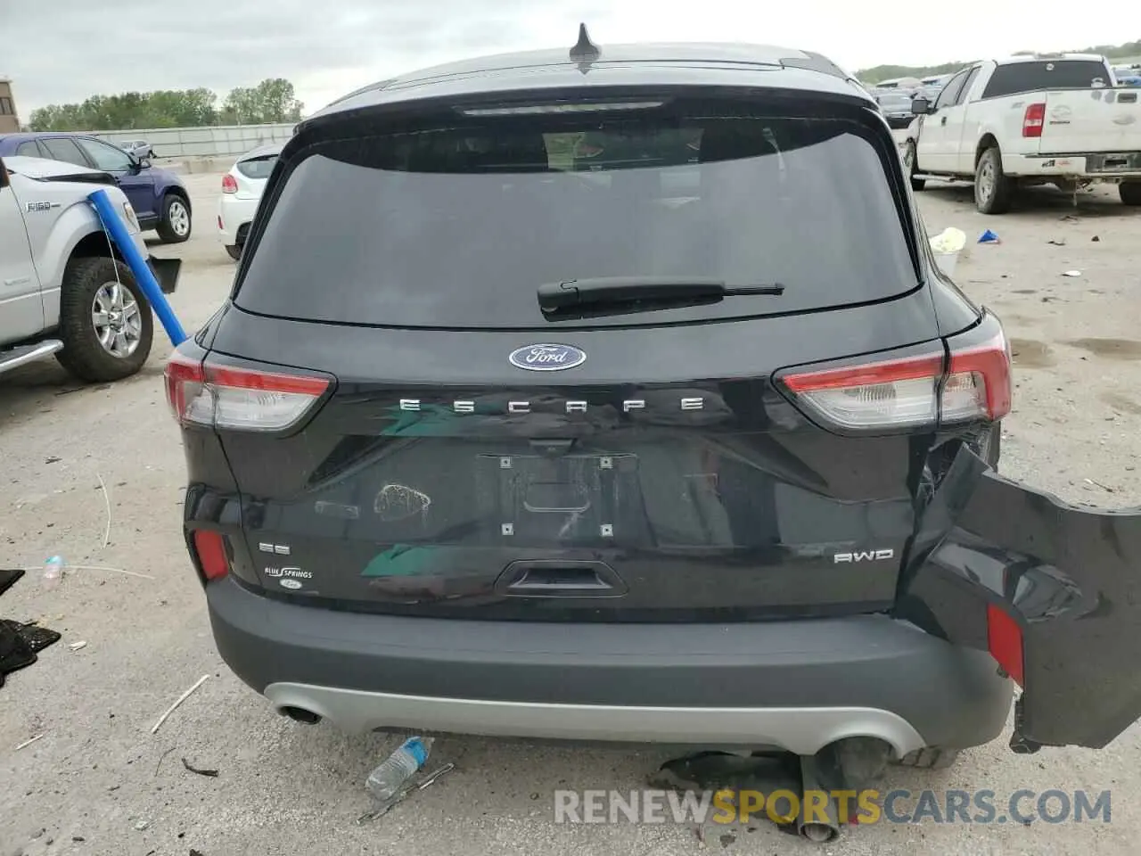 6 Photograph of a damaged car 1FMCU9G68NUB51034 FORD ESCAPE 2022
