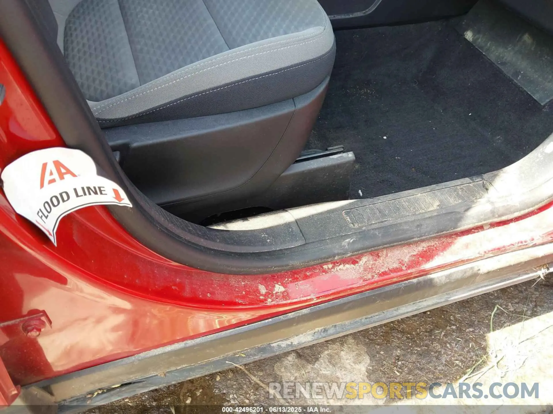 6 Photograph of a damaged car 1FMCU9G68NUB69176 FORD ESCAPE 2022
