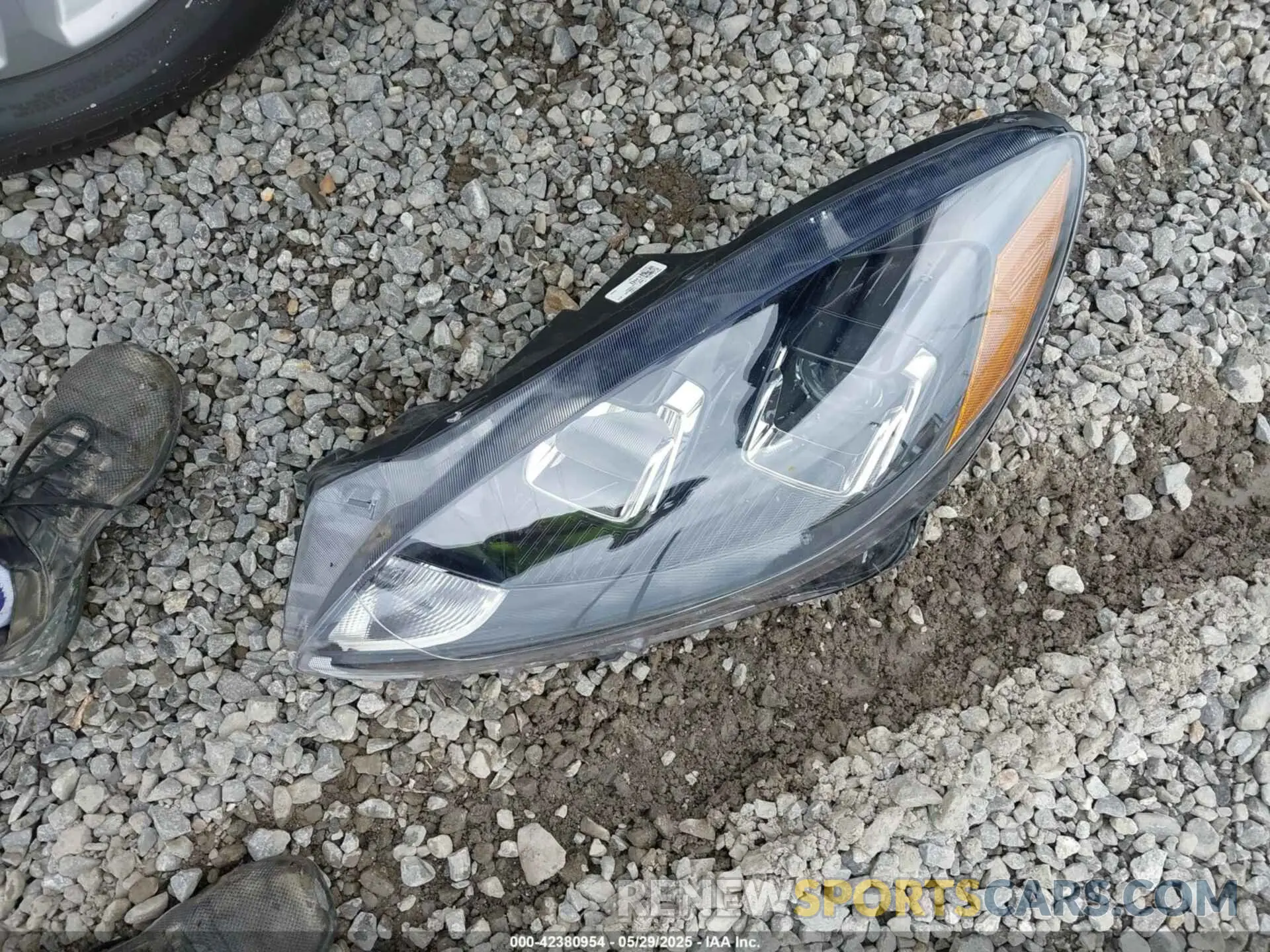 12 Photograph of a damaged car 1FMCU9G68NUB99651 FORD ESCAPE 2022