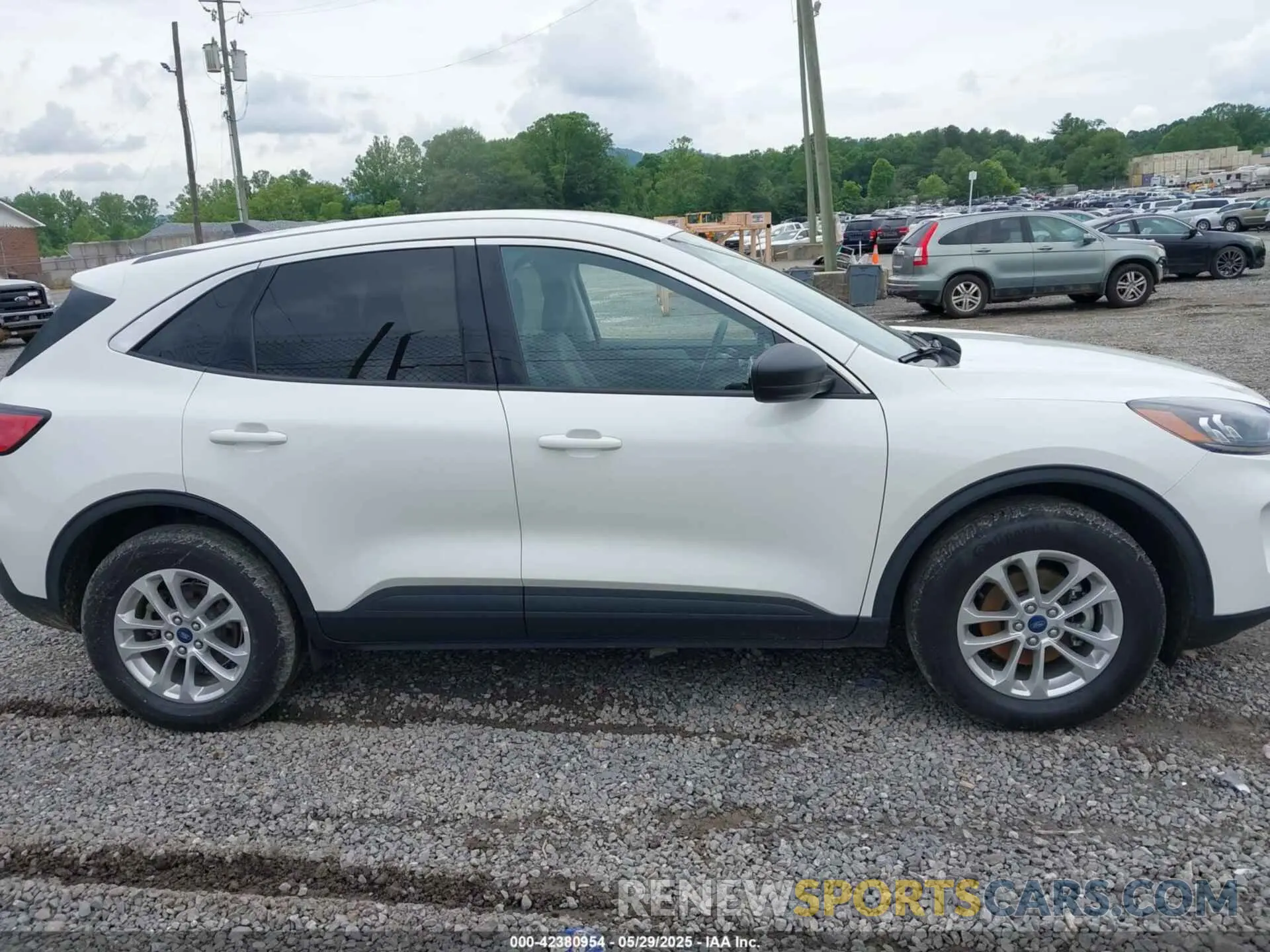 14 Photograph of a damaged car 1FMCU9G68NUB99651 FORD ESCAPE 2022