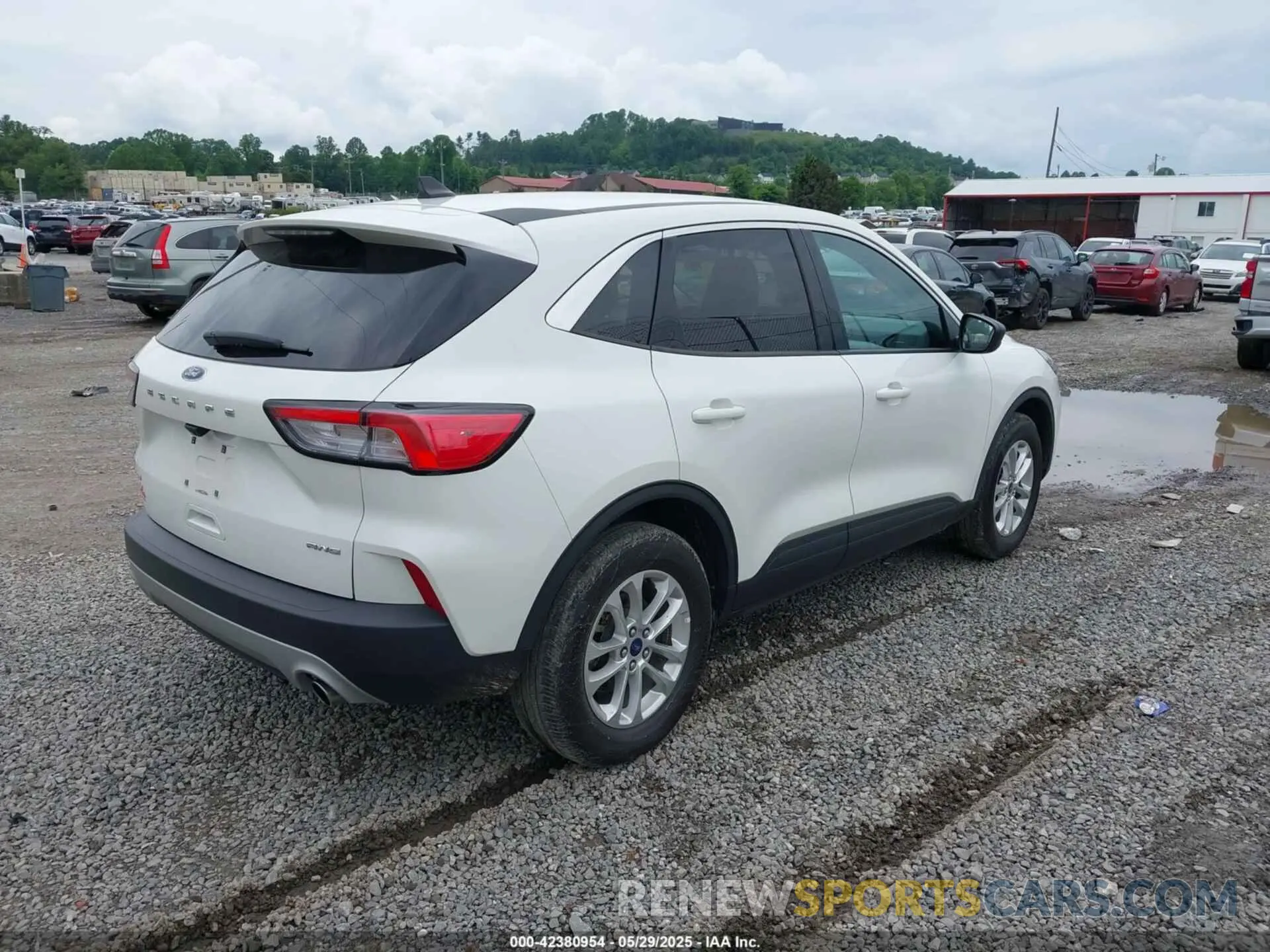 4 Photograph of a damaged car 1FMCU9G68NUB99651 FORD ESCAPE 2022
