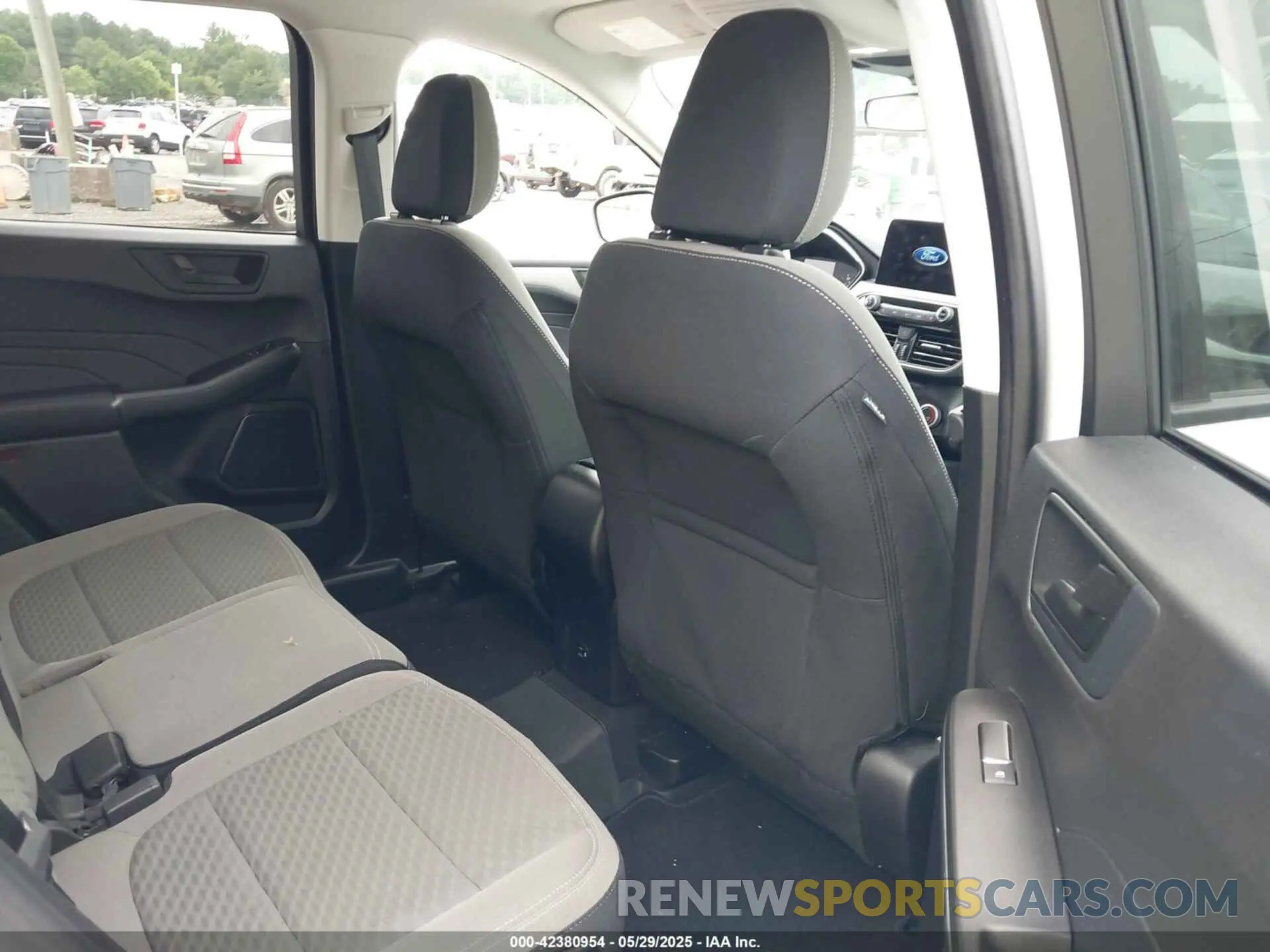 8 Photograph of a damaged car 1FMCU9G68NUB99651 FORD ESCAPE 2022