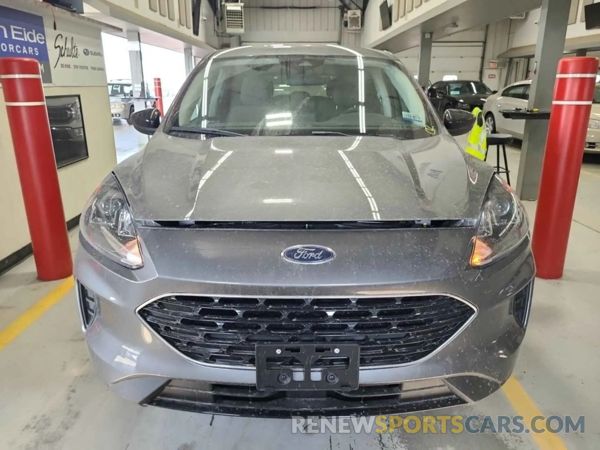 33 Photograph of a damaged car 1FMCU9G69NUA24146 FORD ESCAPE 2022