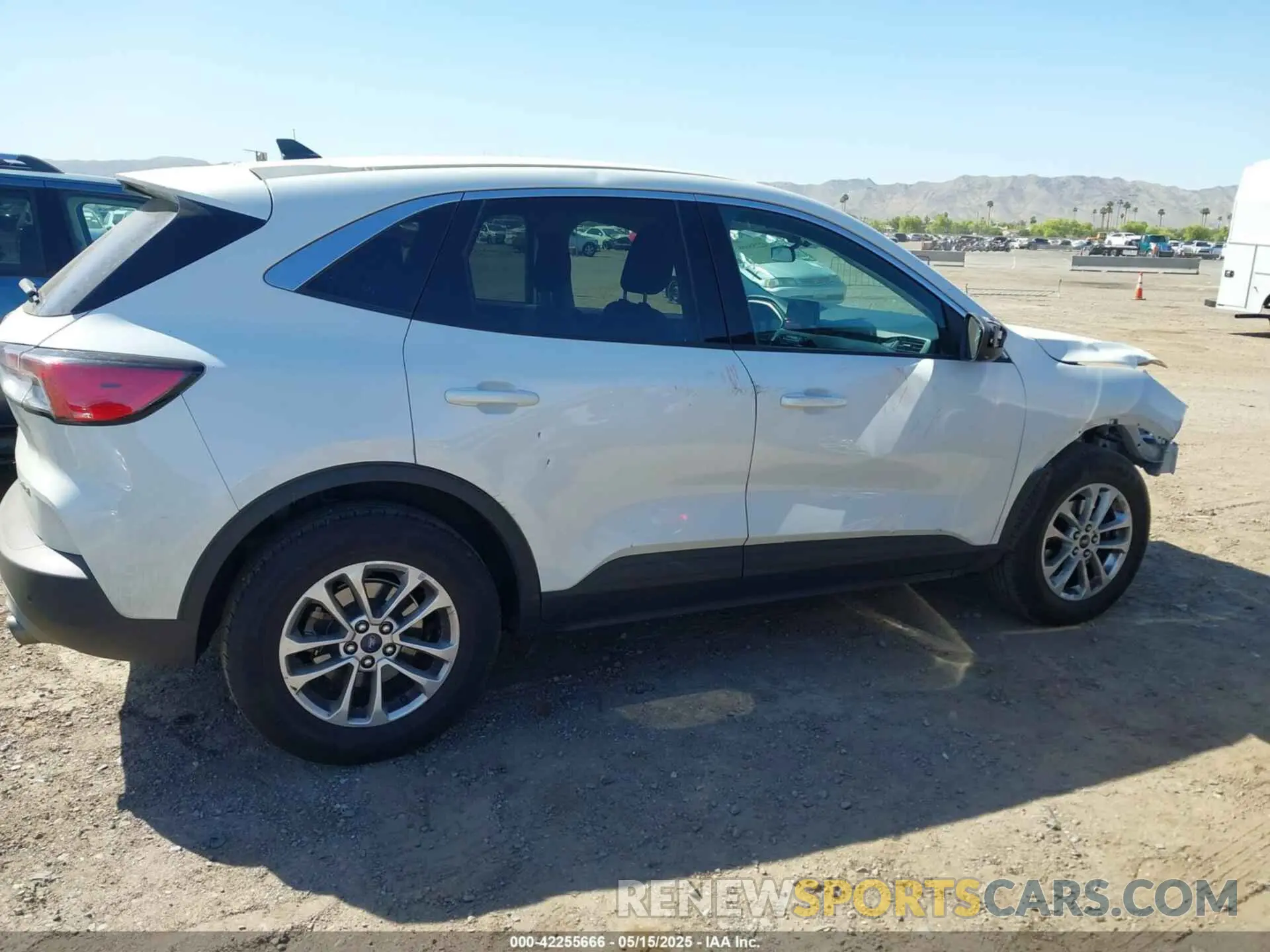 13 Photograph of a damaged car 1FMCU9G69NUA60967 FORD ESCAPE 2022
