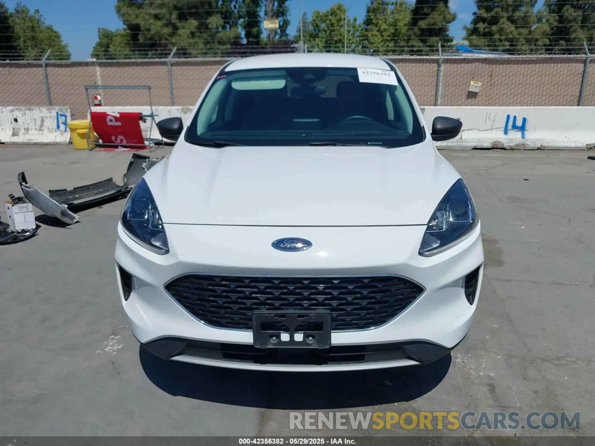 13 Photograph of a damaged car 1FMCU9G69NUA62119 FORD ESCAPE 2022