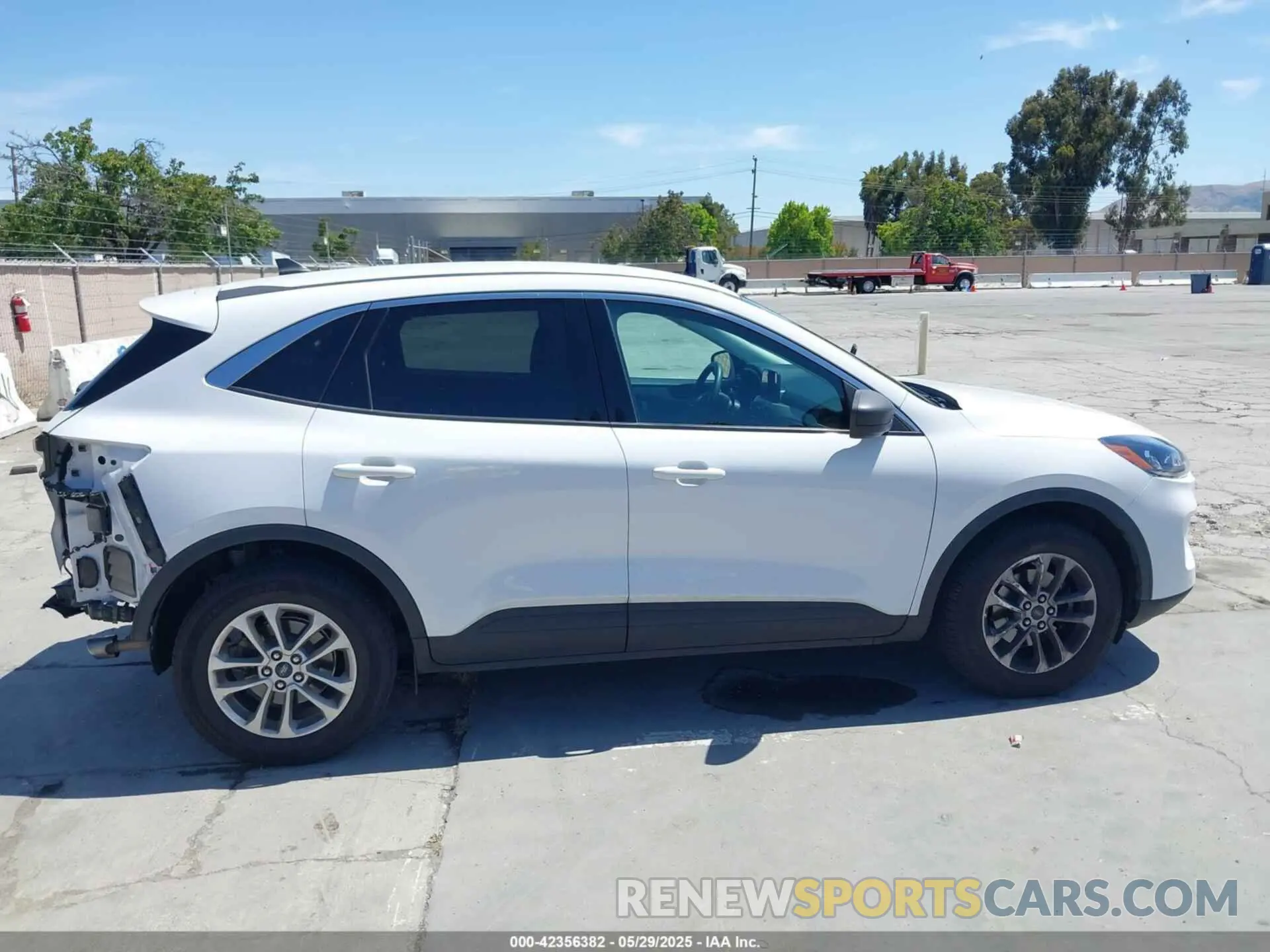 14 Photograph of a damaged car 1FMCU9G69NUA62119 FORD ESCAPE 2022