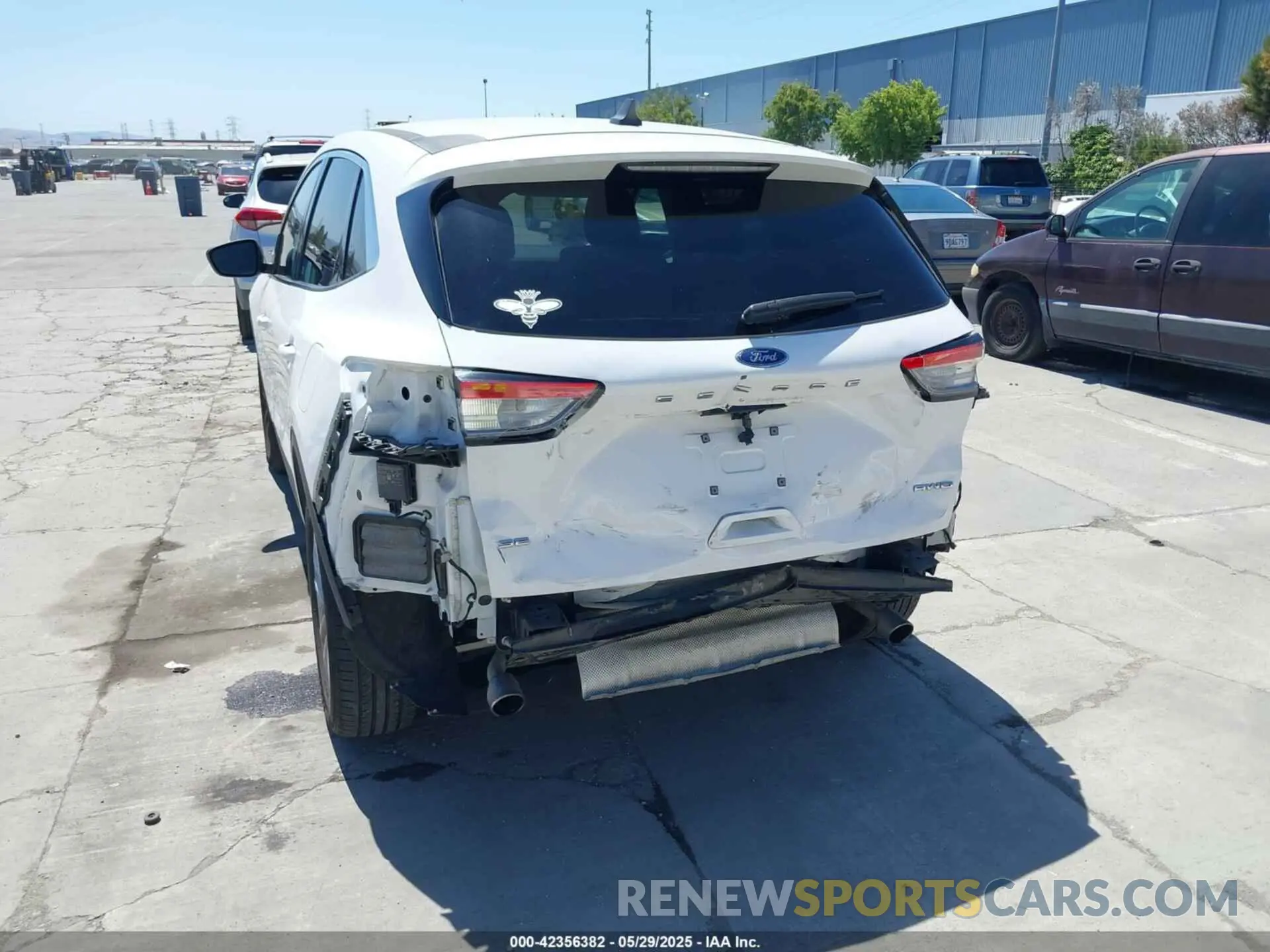 6 Photograph of a damaged car 1FMCU9G69NUA62119 FORD ESCAPE 2022