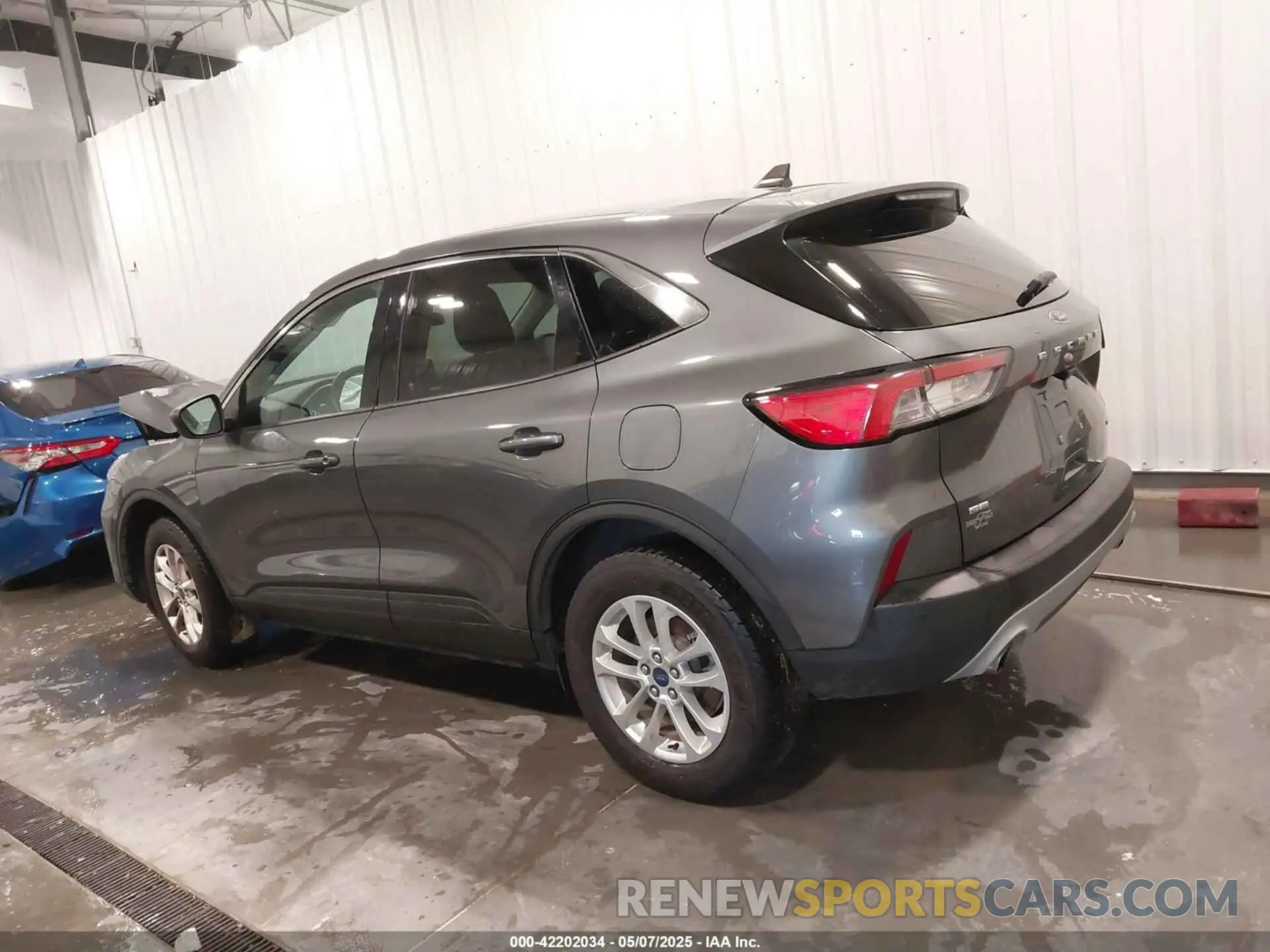 14 Photograph of a damaged car 1FMCU9G69NUA92477 FORD ESCAPE 2022