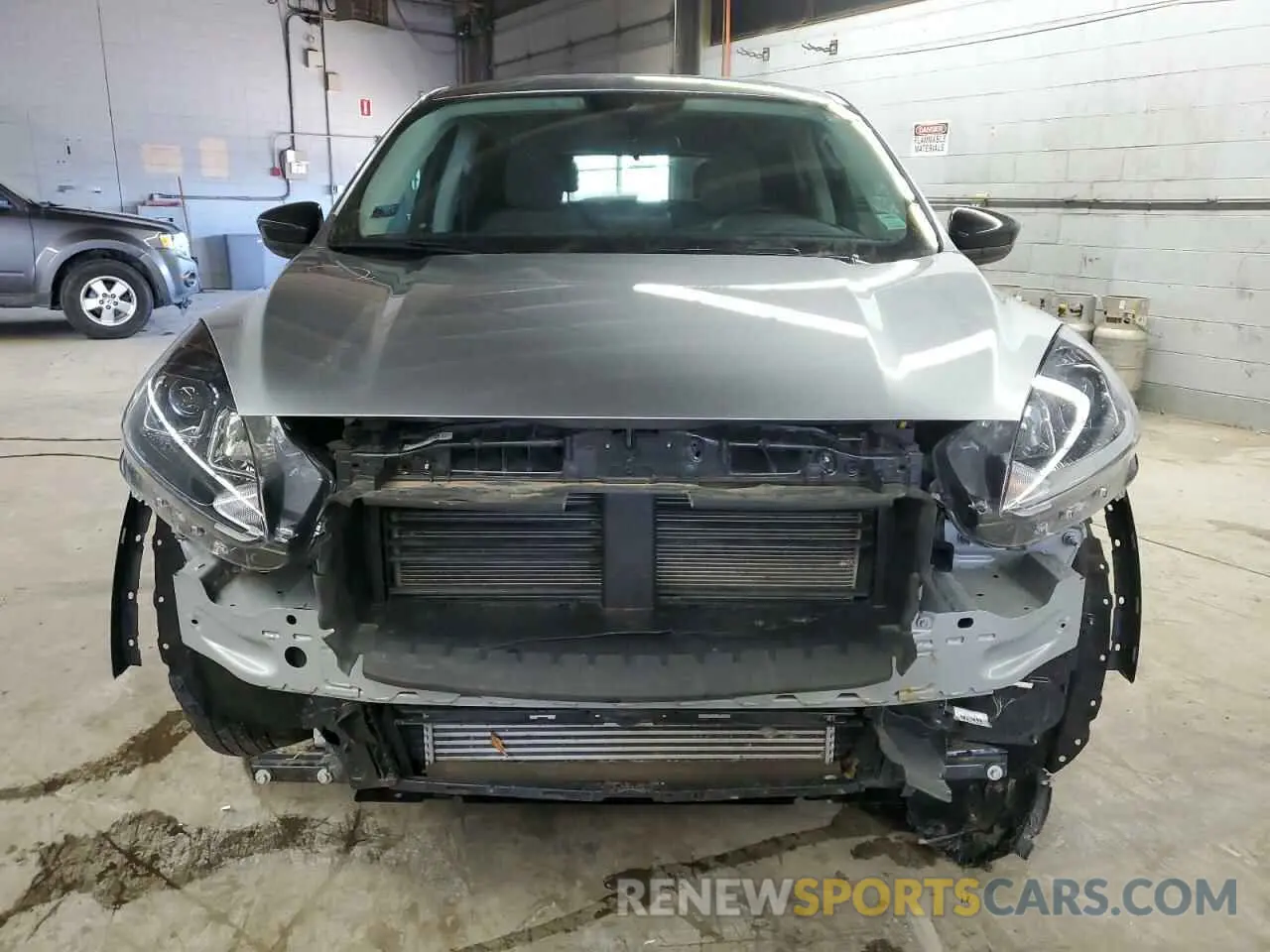 5 Photograph of a damaged car 1FMCU9G69NUB19760 FORD ESCAPE 2022