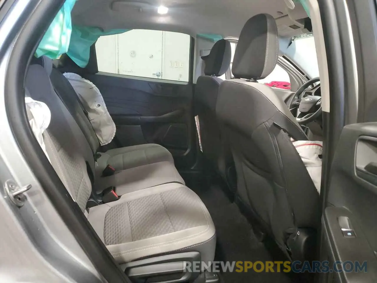 10 Photograph of a damaged car 1FMCU9G69NUB32167 FORD ESCAPE 2022