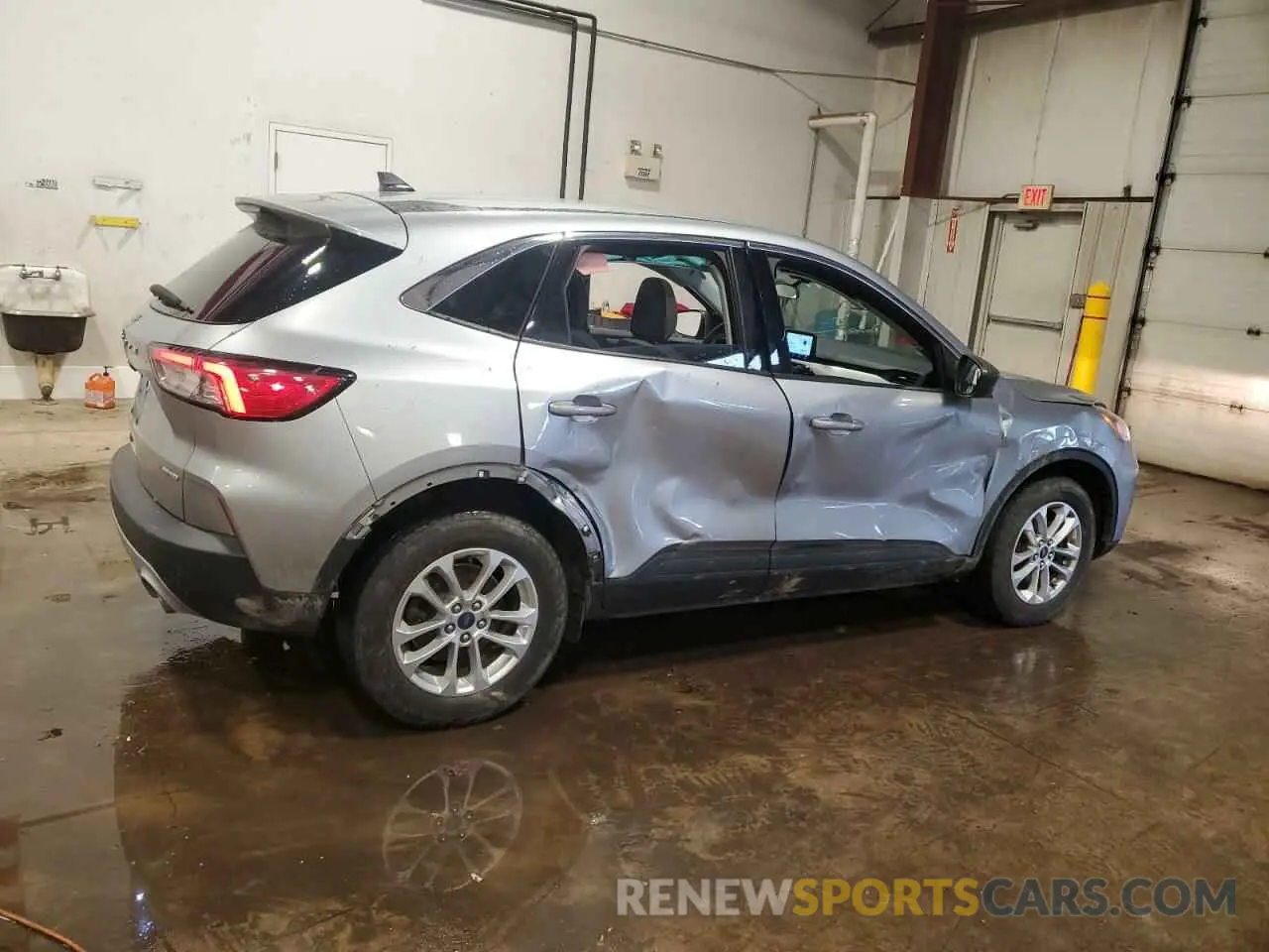 3 Photograph of a damaged car 1FMCU9G69NUB32167 FORD ESCAPE 2022