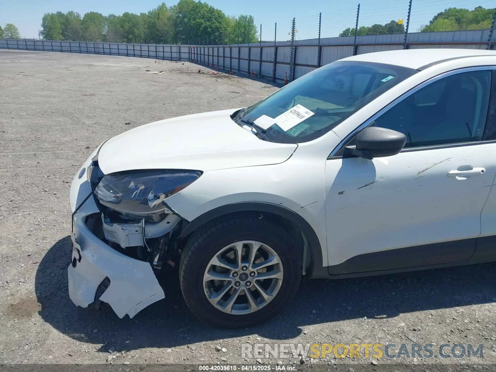 18 Photograph of a damaged car 1FMCU9G6XNUA60654 FORD ESCAPE 2022