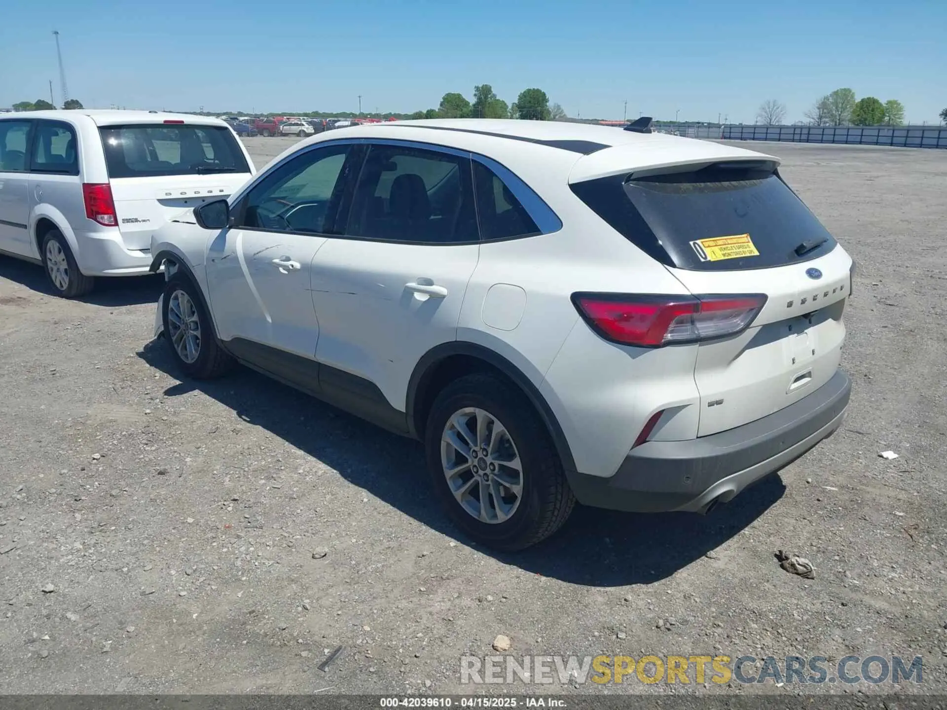 3 Photograph of a damaged car 1FMCU9G6XNUA60654 FORD ESCAPE 2022