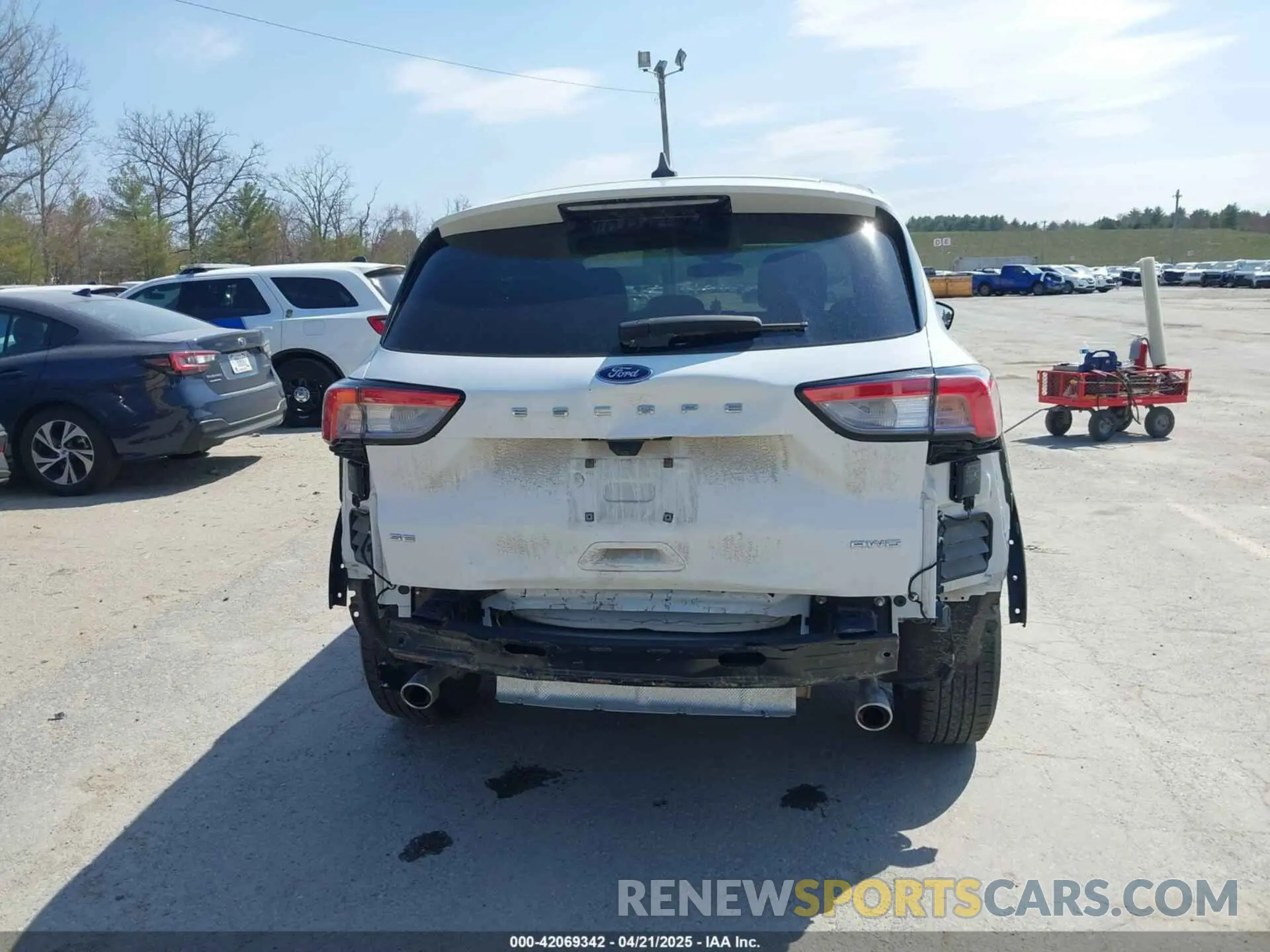 6 Photograph of a damaged car 1FMCU9G6XNUA64834 FORD ESCAPE 2022