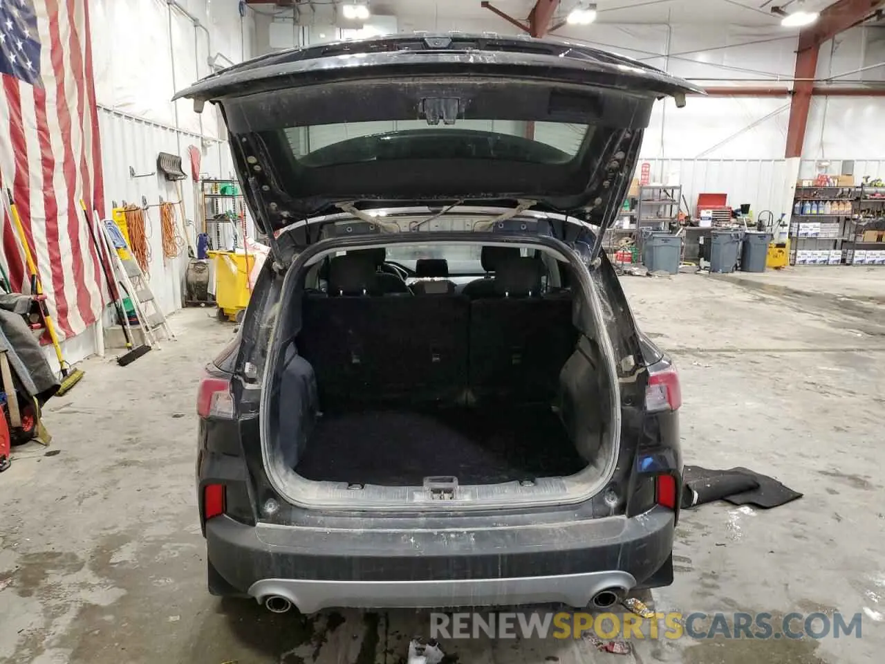 6 Photograph of a damaged car 1FMCU9G6XNUA81018 FORD ESCAPE 2022