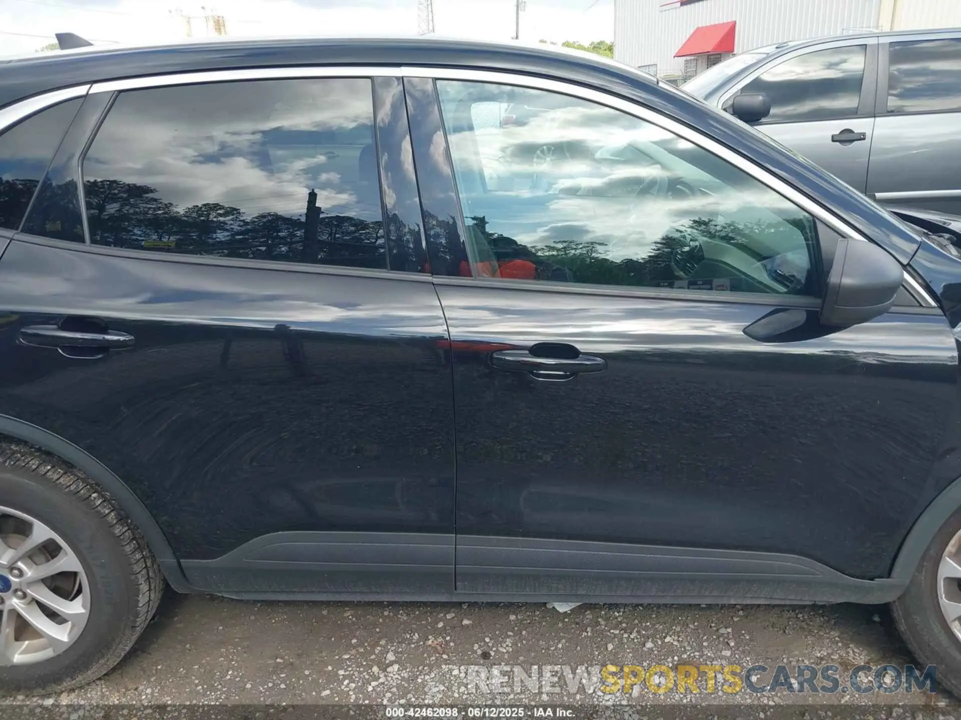 13 Photograph of a damaged car 1FMCU9G6XNUB22778 FORD ESCAPE 2022