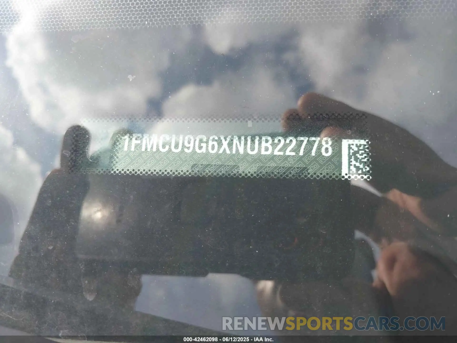 9 Photograph of a damaged car 1FMCU9G6XNUB22778 FORD ESCAPE 2022