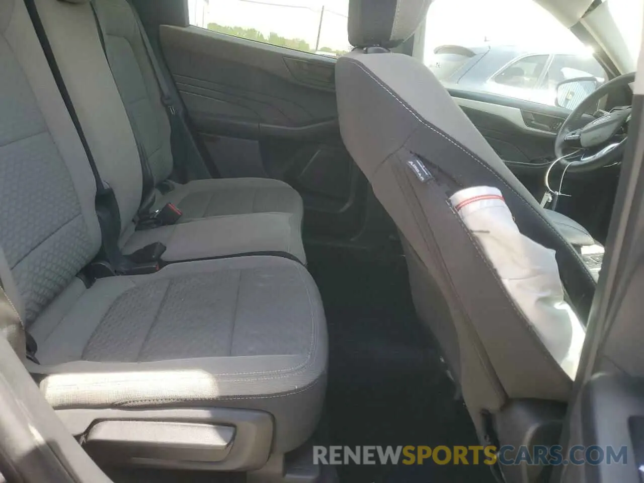 11 Photograph of a damaged car 1FMCU9G6XNUB44621 FORD ESCAPE 2022
