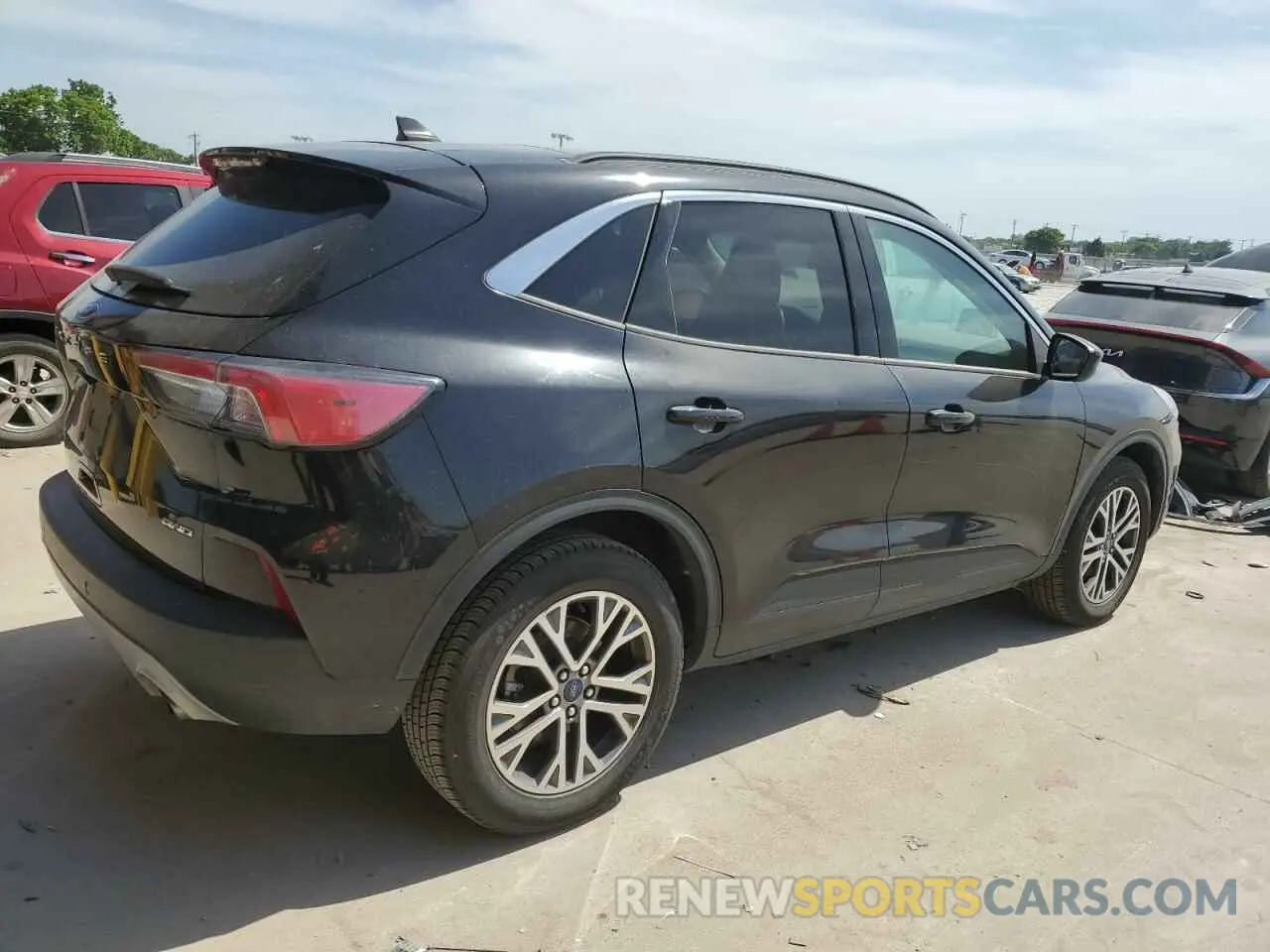 3 Photograph of a damaged car 1FMCU9H60NUA62136 FORD ESCAPE 2022