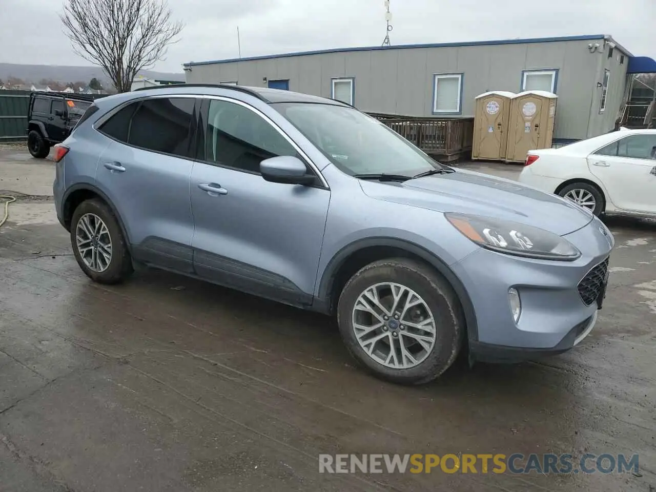 4 Photograph of a damaged car 1FMCU9H60NUB87377 FORD ESCAPE 2022