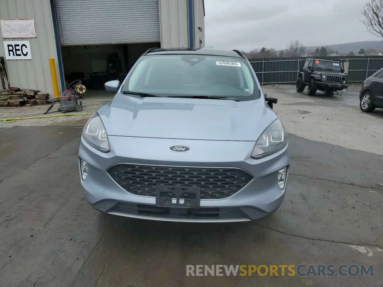 5 Photograph of a damaged car 1FMCU9H60NUB87377 FORD ESCAPE 2022