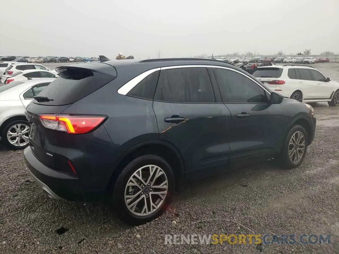 3 Photograph of a damaged car 1FMCU9H62NUB78440 FORD ESCAPE 2022