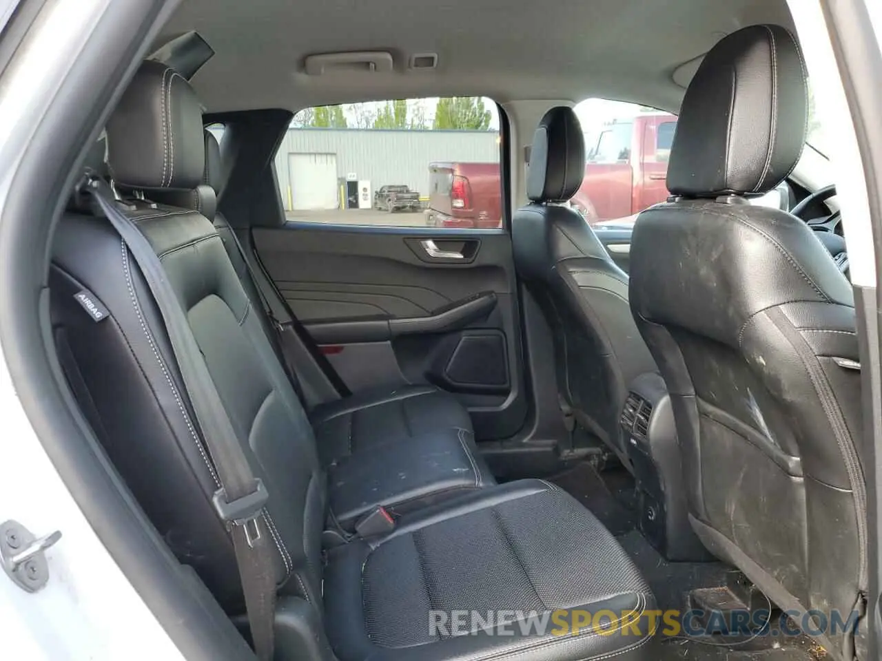 10 Photograph of a damaged car 1FMCU9H63NUA72708 FORD ESCAPE 2022