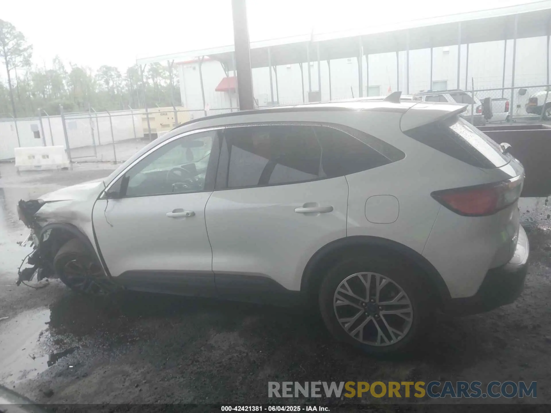 14 Photograph of a damaged car 1FMCU9H63NUB56480 FORD ESCAPE 2022
