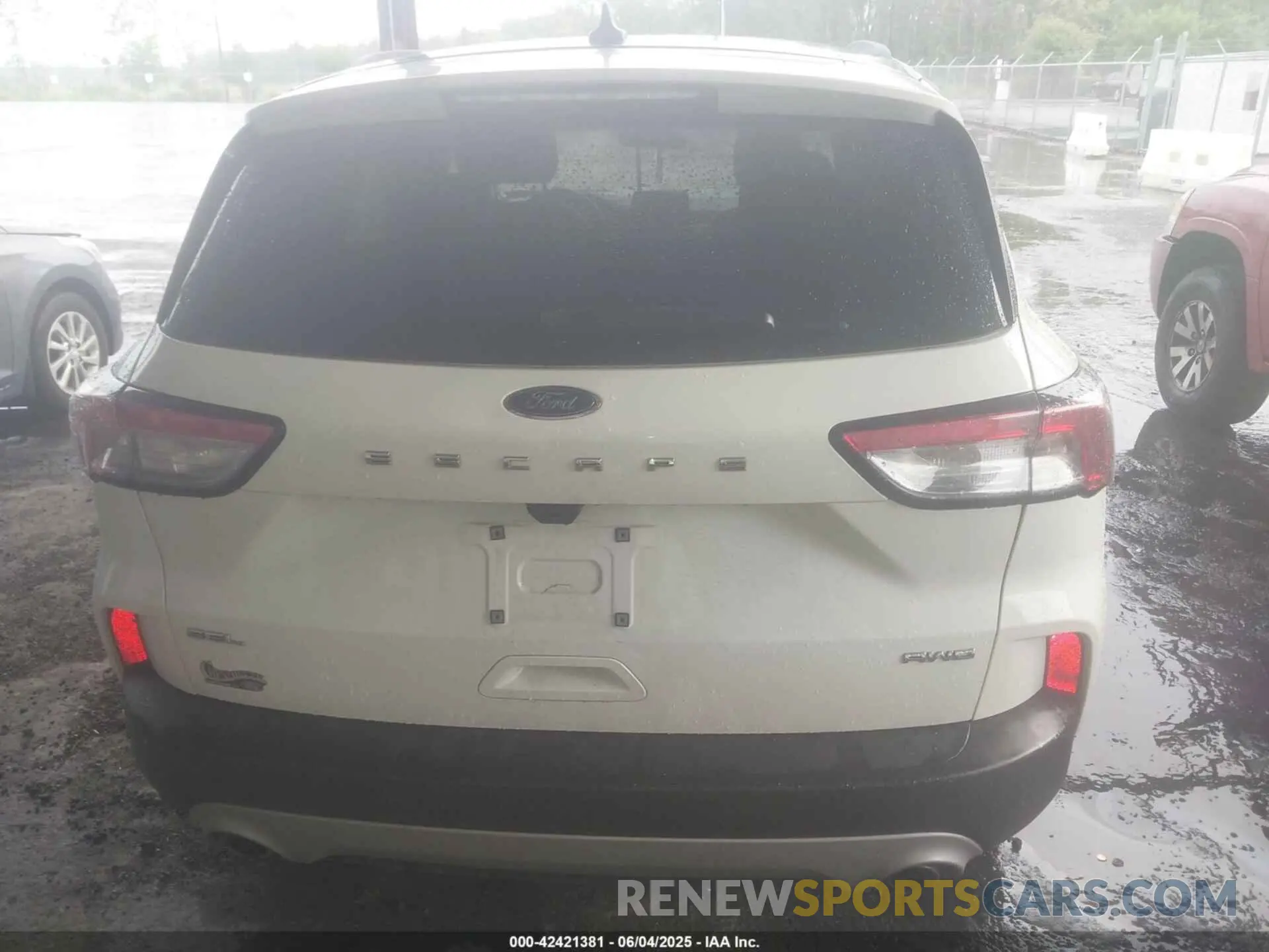 16 Photograph of a damaged car 1FMCU9H63NUB56480 FORD ESCAPE 2022