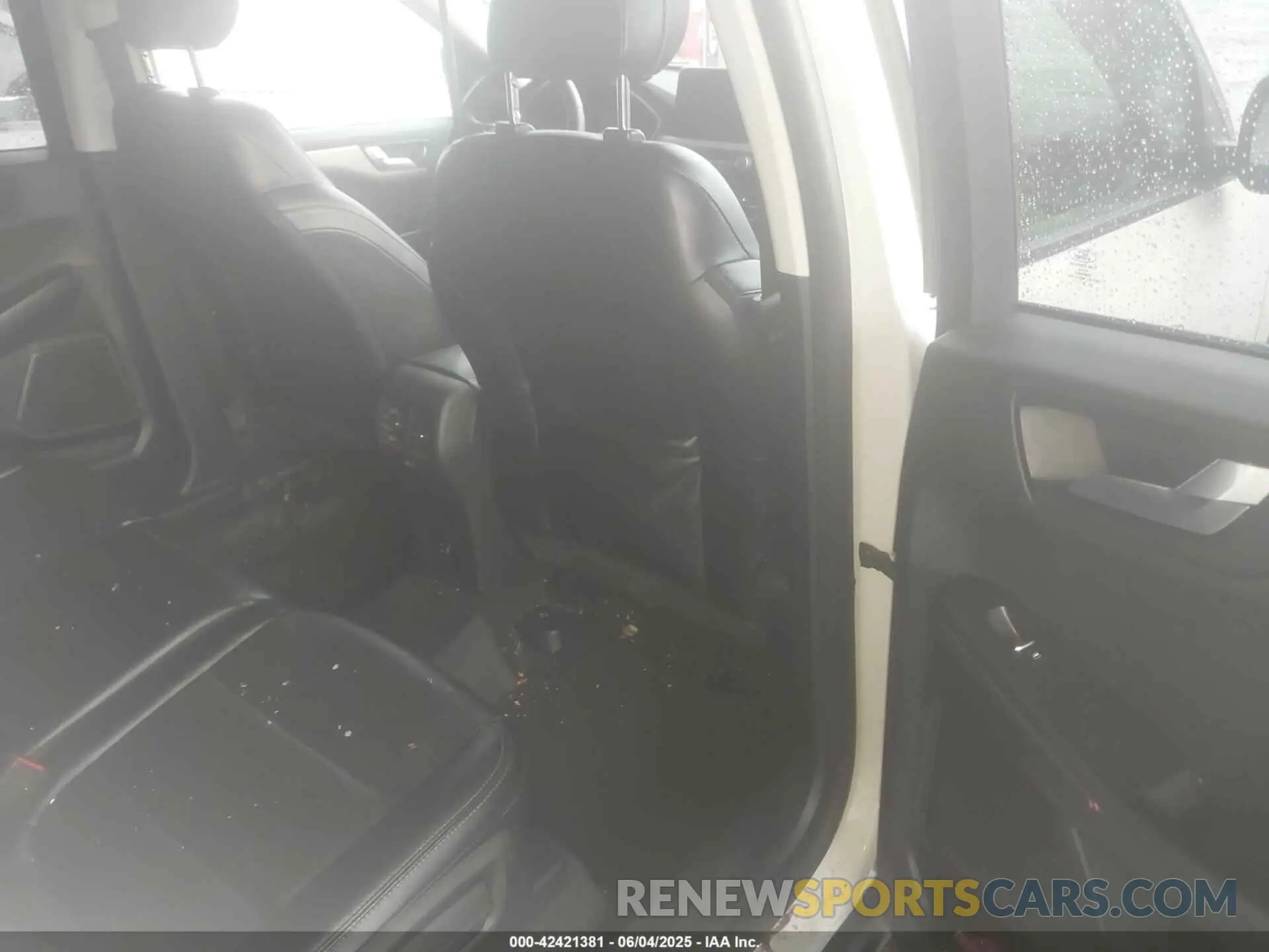 8 Photograph of a damaged car 1FMCU9H63NUB56480 FORD ESCAPE 2022