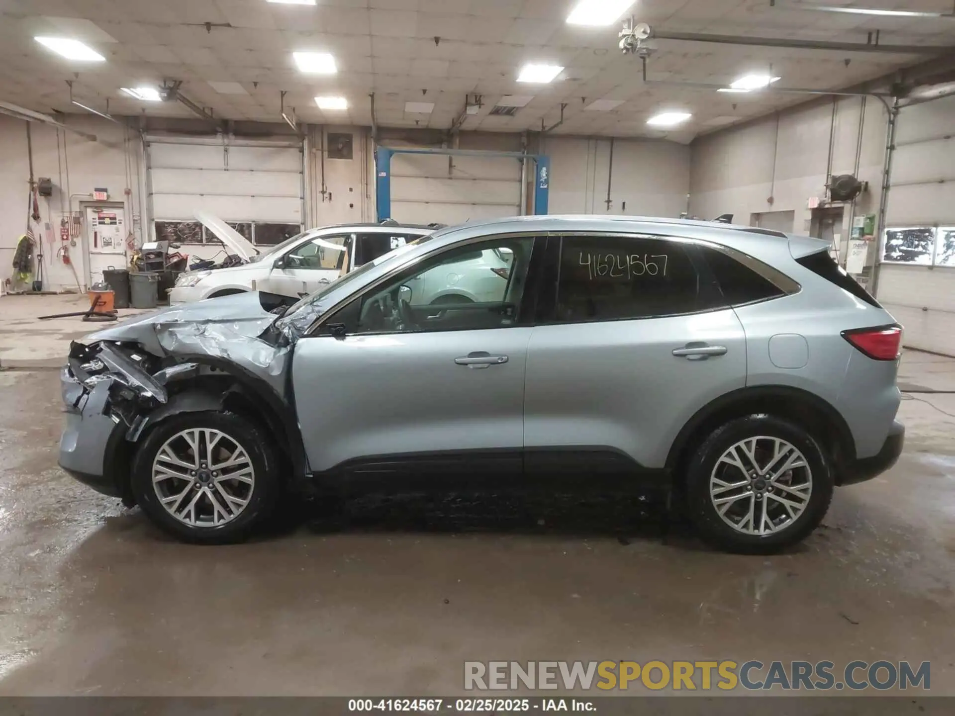14 Photograph of a damaged car 1FMCU9H64NUA59627 FORD ESCAPE 2022