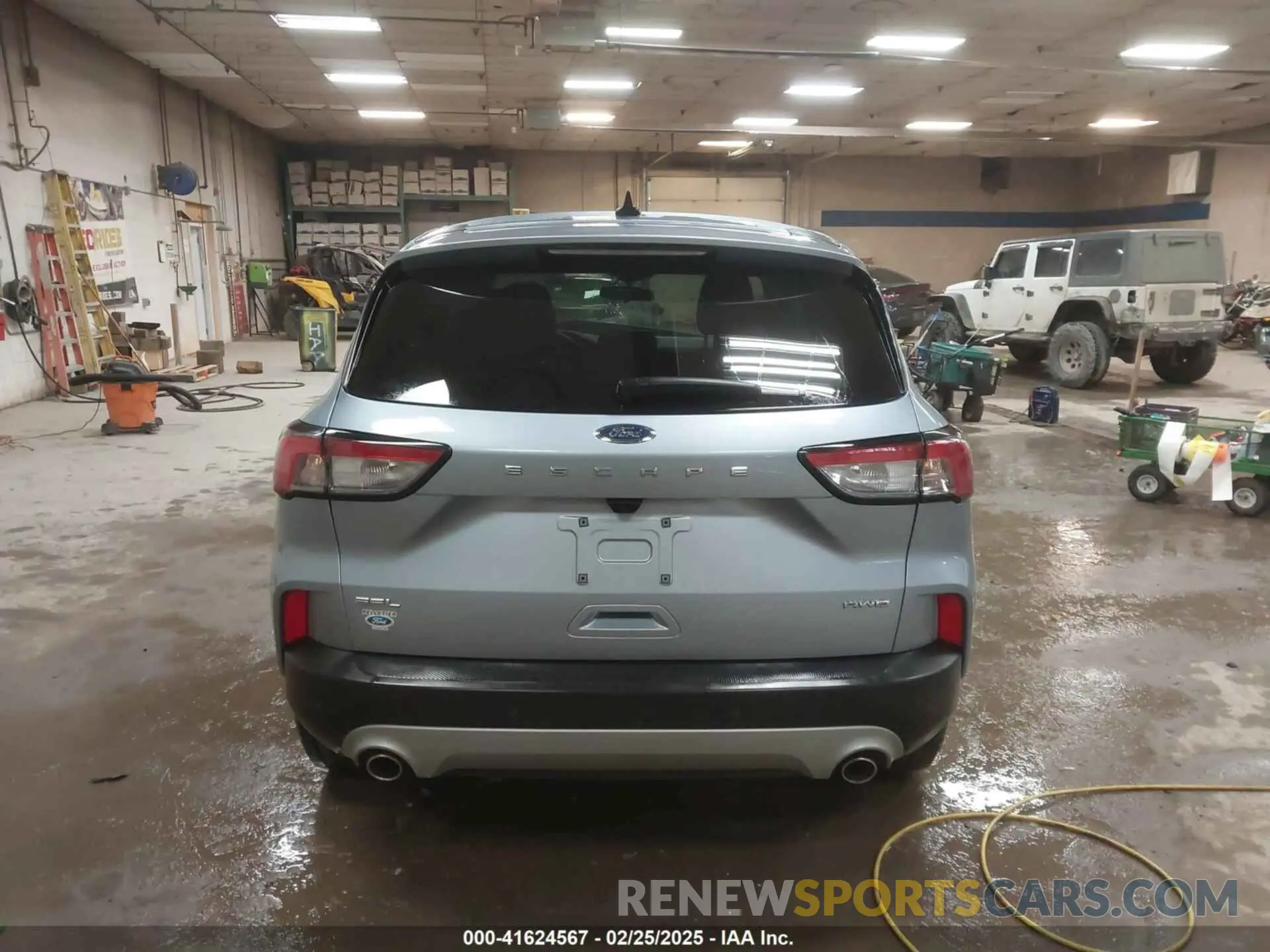 16 Photograph of a damaged car 1FMCU9H64NUA59627 FORD ESCAPE 2022