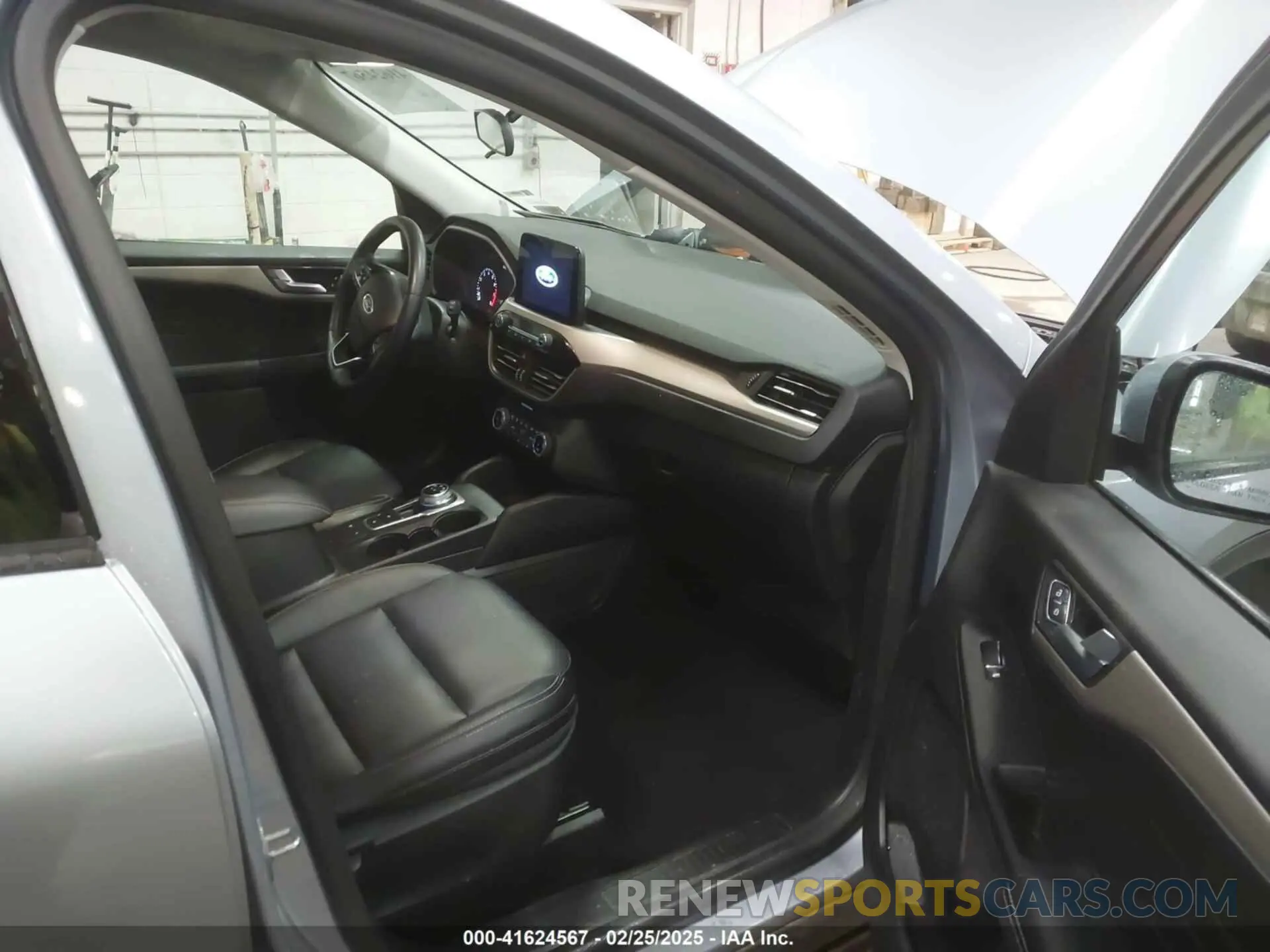 5 Photograph of a damaged car 1FMCU9H64NUA59627 FORD ESCAPE 2022