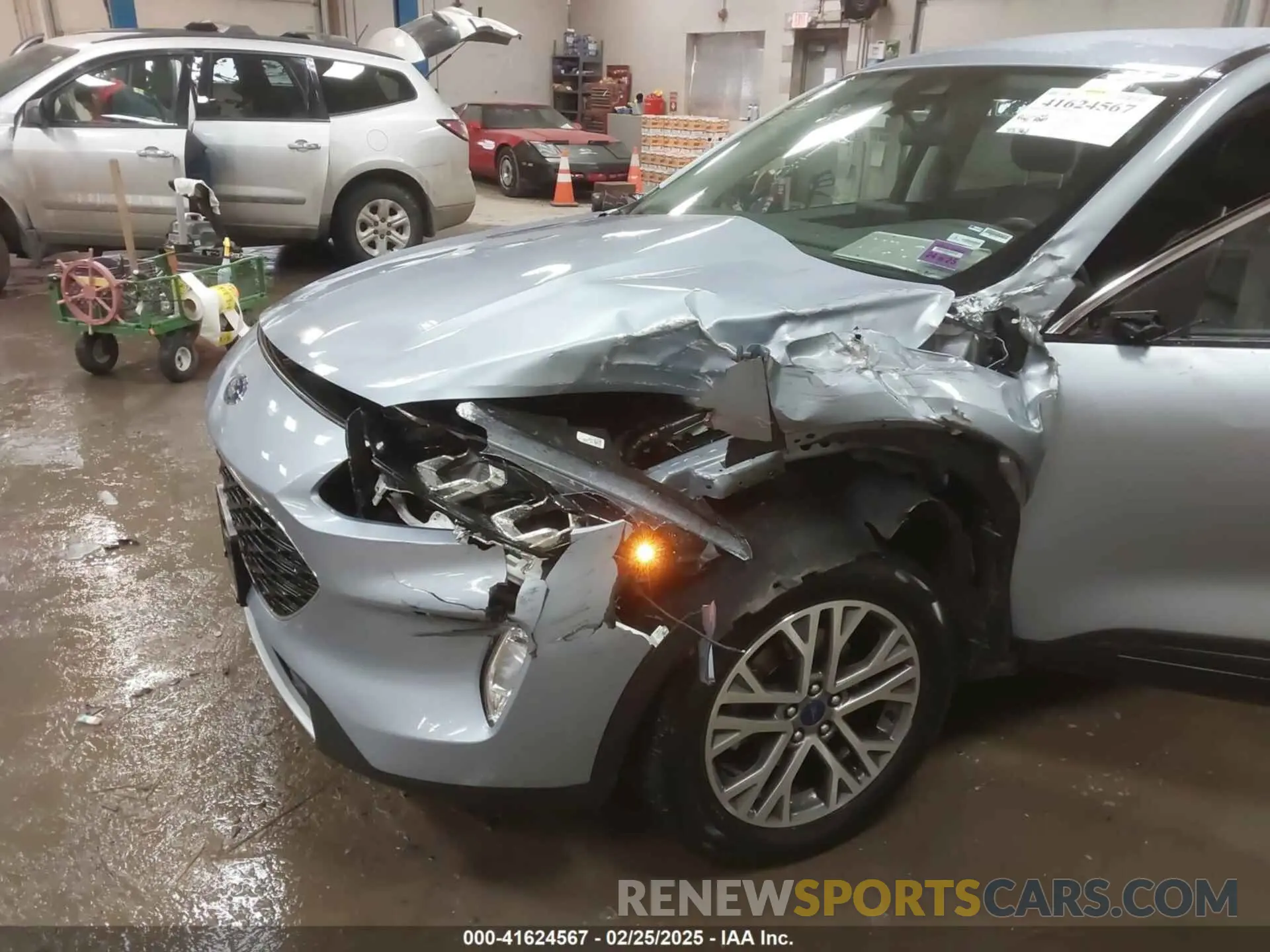 6 Photograph of a damaged car 1FMCU9H64NUA59627 FORD ESCAPE 2022