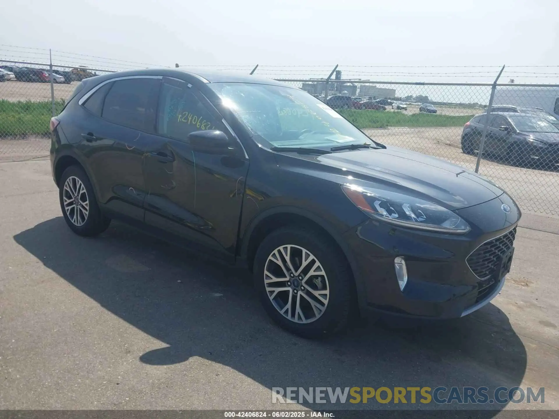 1 Photograph of a damaged car 1FMCU9H68NUA14612 FORD ESCAPE 2022